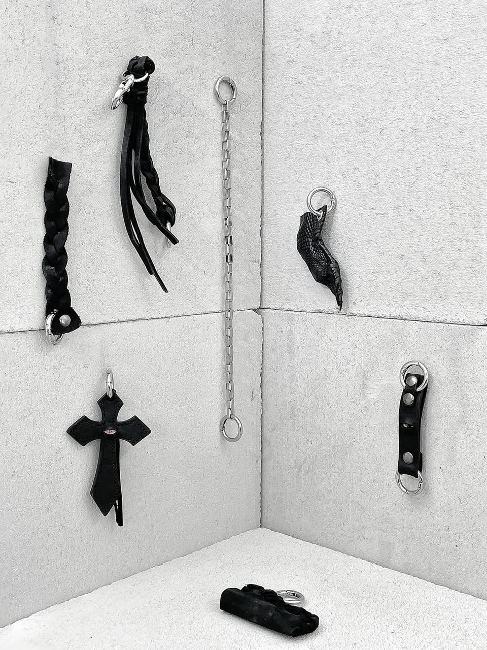 【UNIZ】Eye See You Chain / 【ユニズ】クロスアイズフリンジウォレットチェ−ン