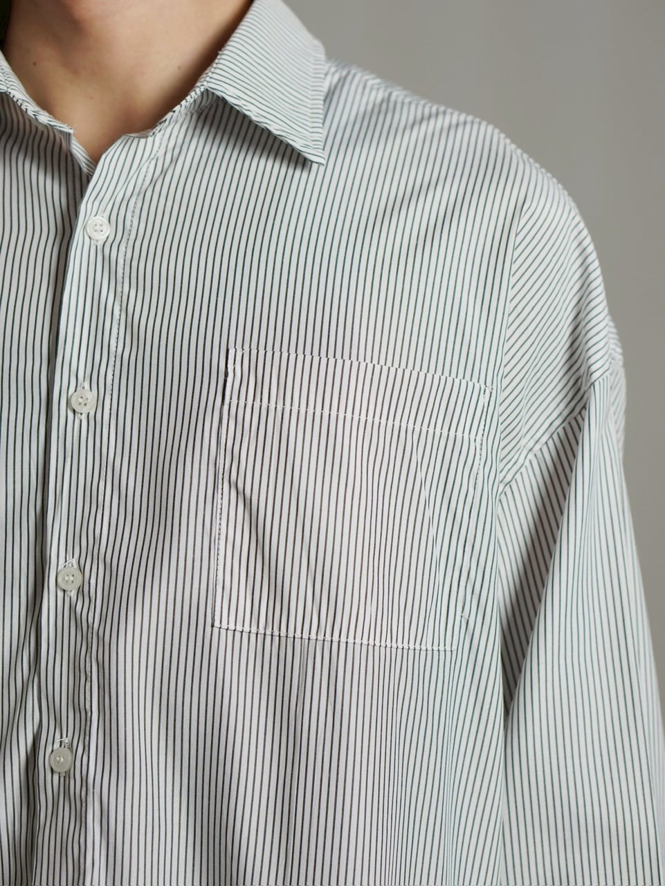 受注制【Chikashitsu +】cropped stripe shirt / 【チカシツプラス】クロップドストライプ長袖シャツ (3color)