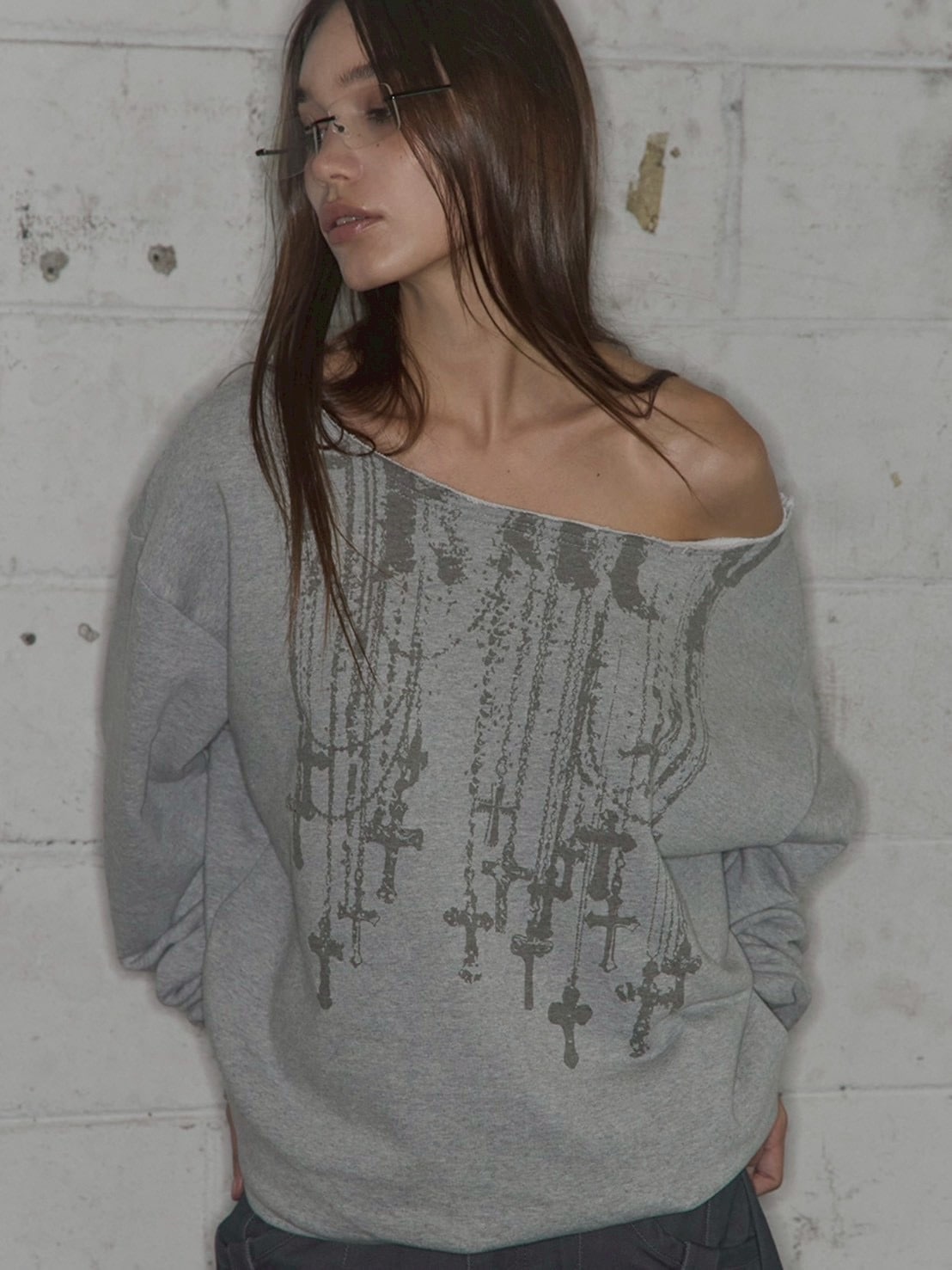 【FANCY CLUB】NECKLISS ONE-SHOULDER SWEATSHIRT / 【ファンシークラブ】ネックレスワンショルダースウェット長袖Tシャツ "