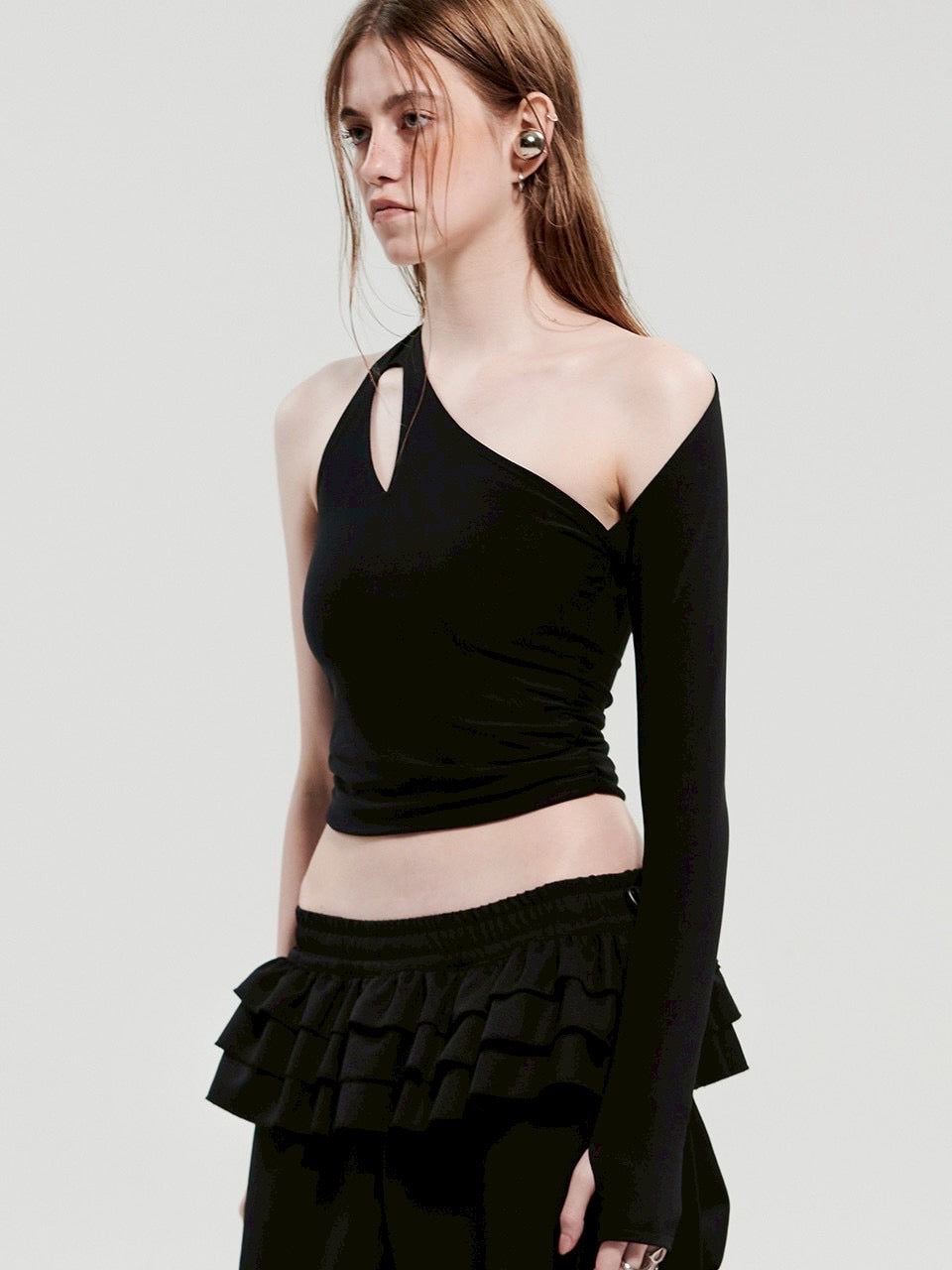 【HOLY NUMBER 7】Unbalanced One-Shoulder Shirring Long Sleeve T-shirt