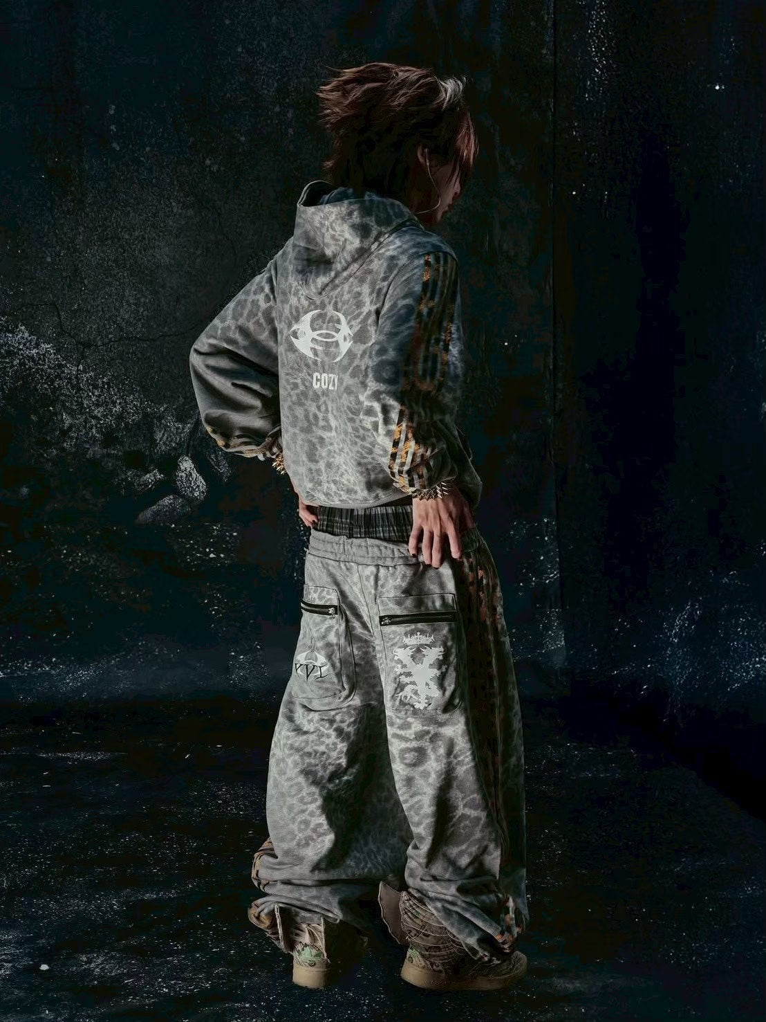 【Cozy world Wide】"25 LEOPARD" ROYAL PANTS / 【コージーワールドワイド】レオパードラインスウェットパンツ