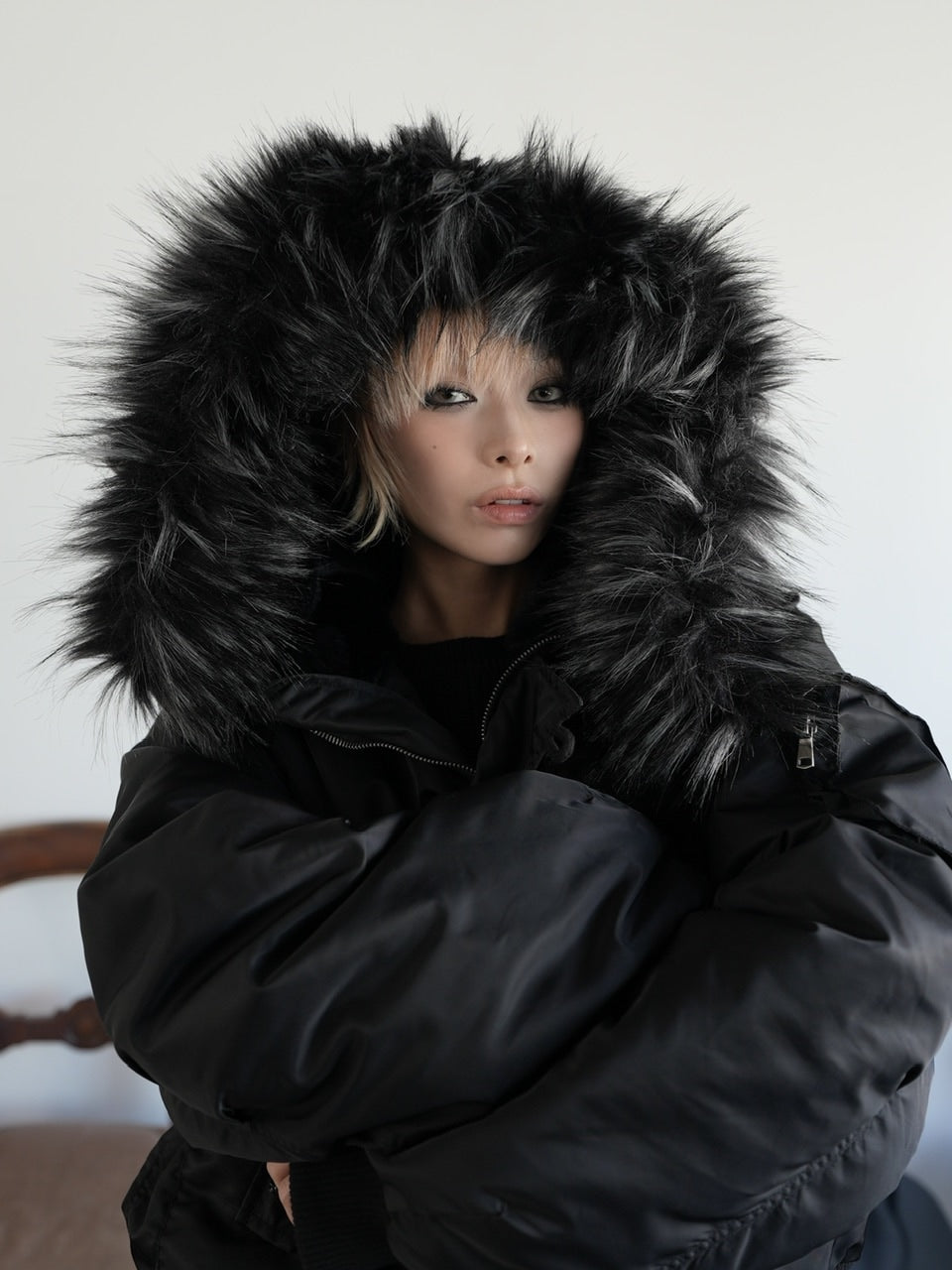 【CHIKASHITSU PLUS HIGH】N-2B cropped hood blouson (nylon)