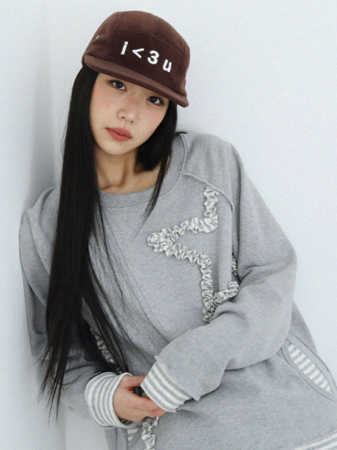 12/21 20:00 発売【Uglyshadow】STAR LAYERED SWEATSHIRT