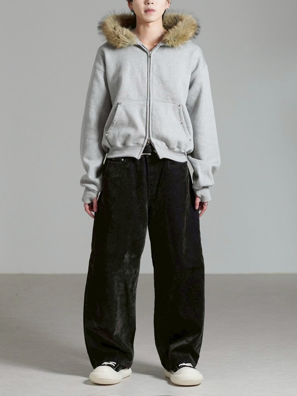 受注制【Chikashitsu +】cropped studs fur zip hoodie / 【チカシツプラス】クロップドスタッズファージップフーディー (2color)