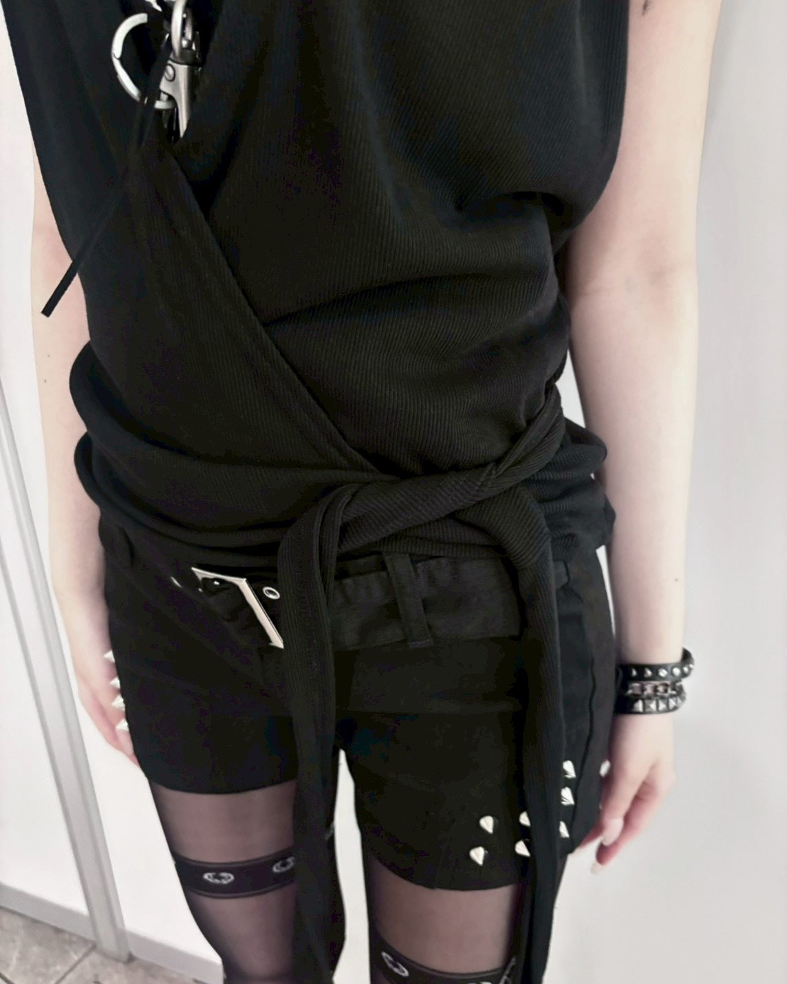 受注制【nmtc+】Hooded Wrap Sleeveless Top (2color)