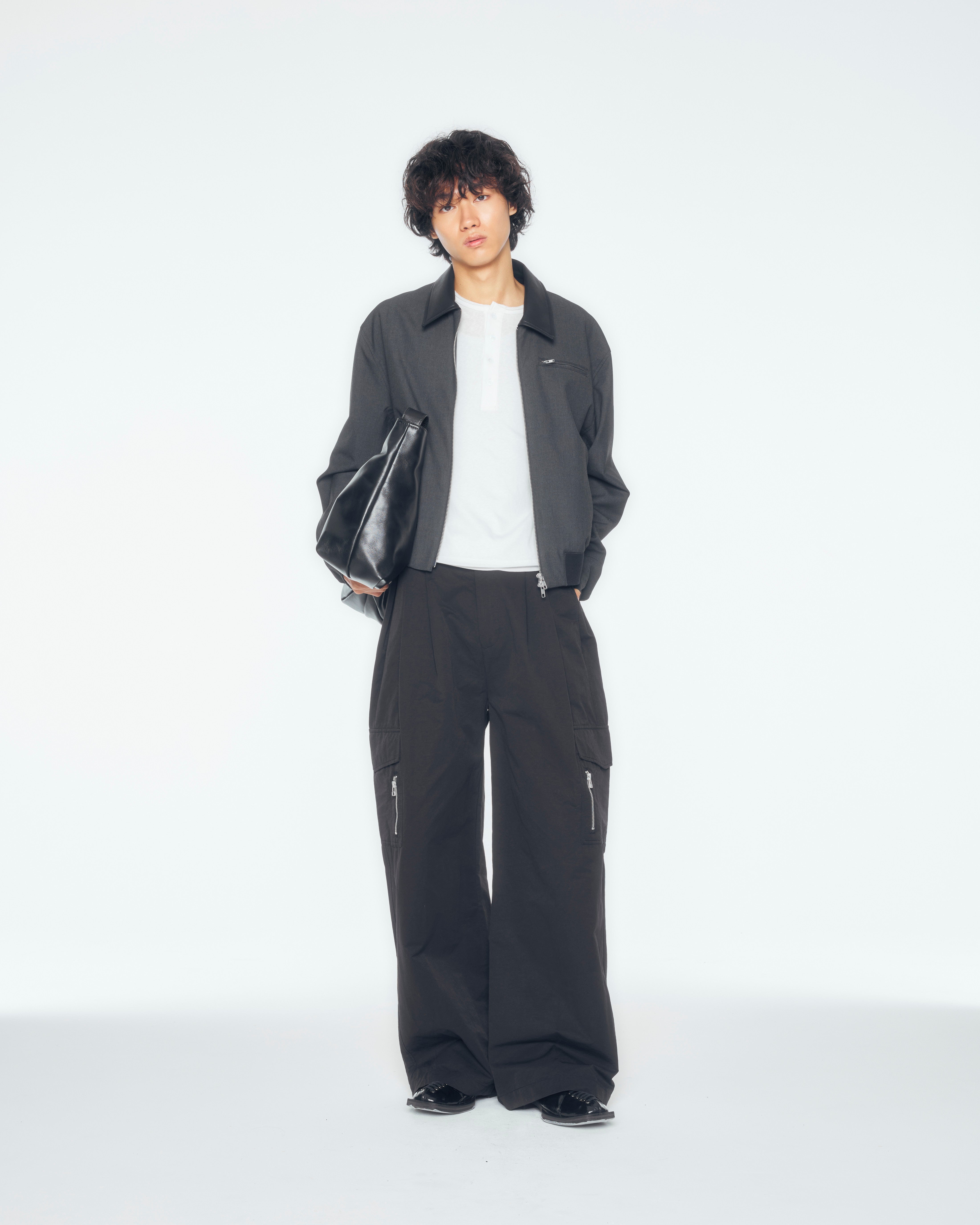 【CS】two tuck nylon cargo trousers