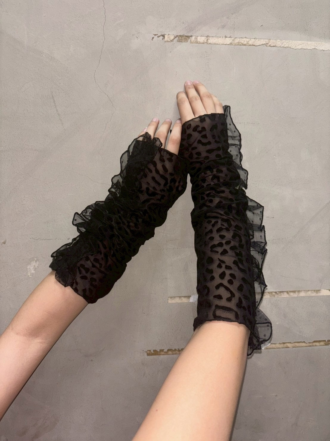 国際配送【BABY09】 leopard see-through arm warmer (2color)