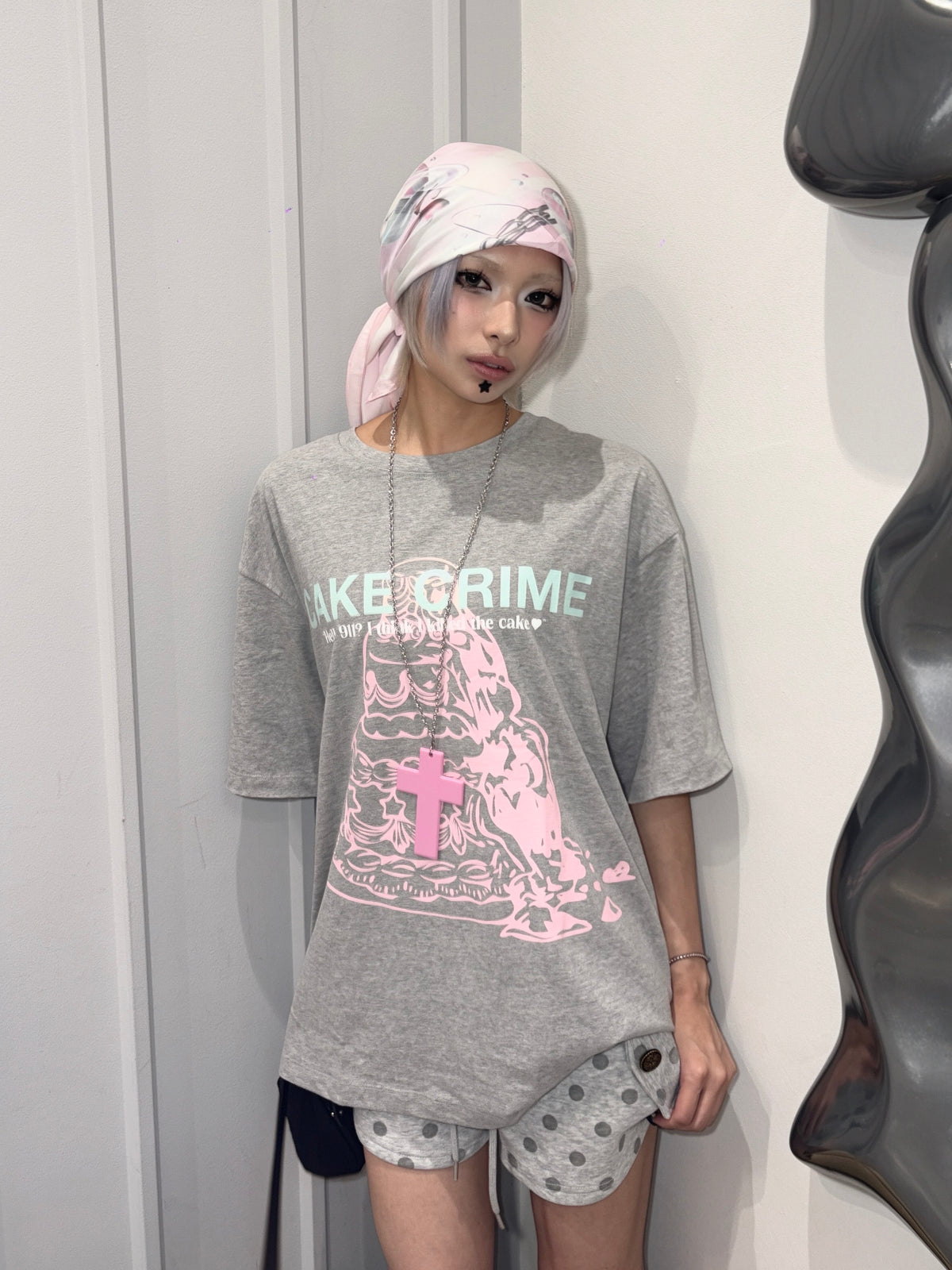 国際配送【Never mind the XU】universe graphic scarf