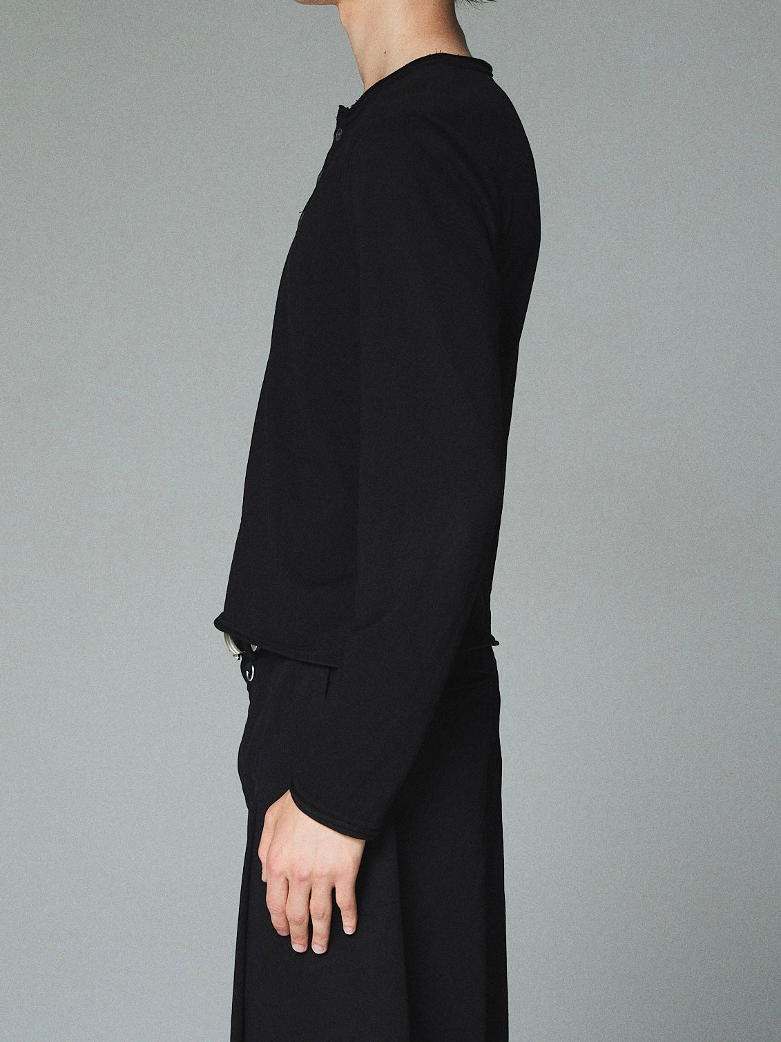 7/10 20:00 発売【CS】cut off henley neck tee