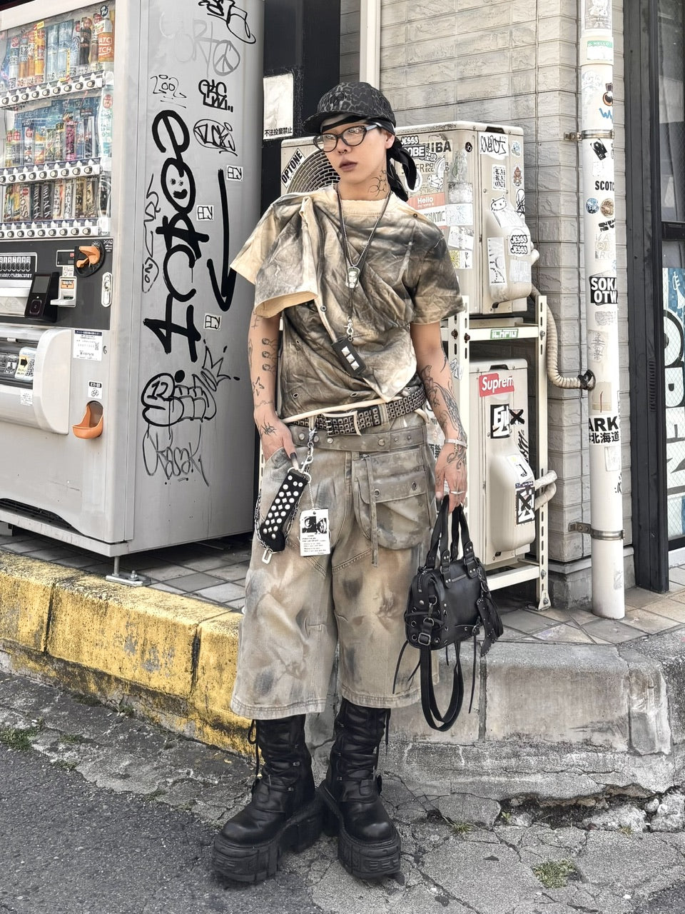 国際配送【Never mind the XU】vintage wash buggy half pants