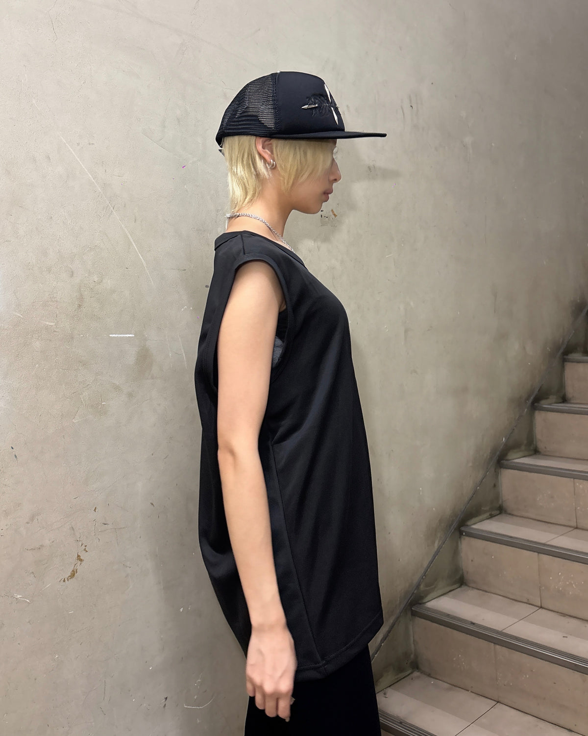 国際配送【Never mind the XU】tribal embroidered tank top (3color)