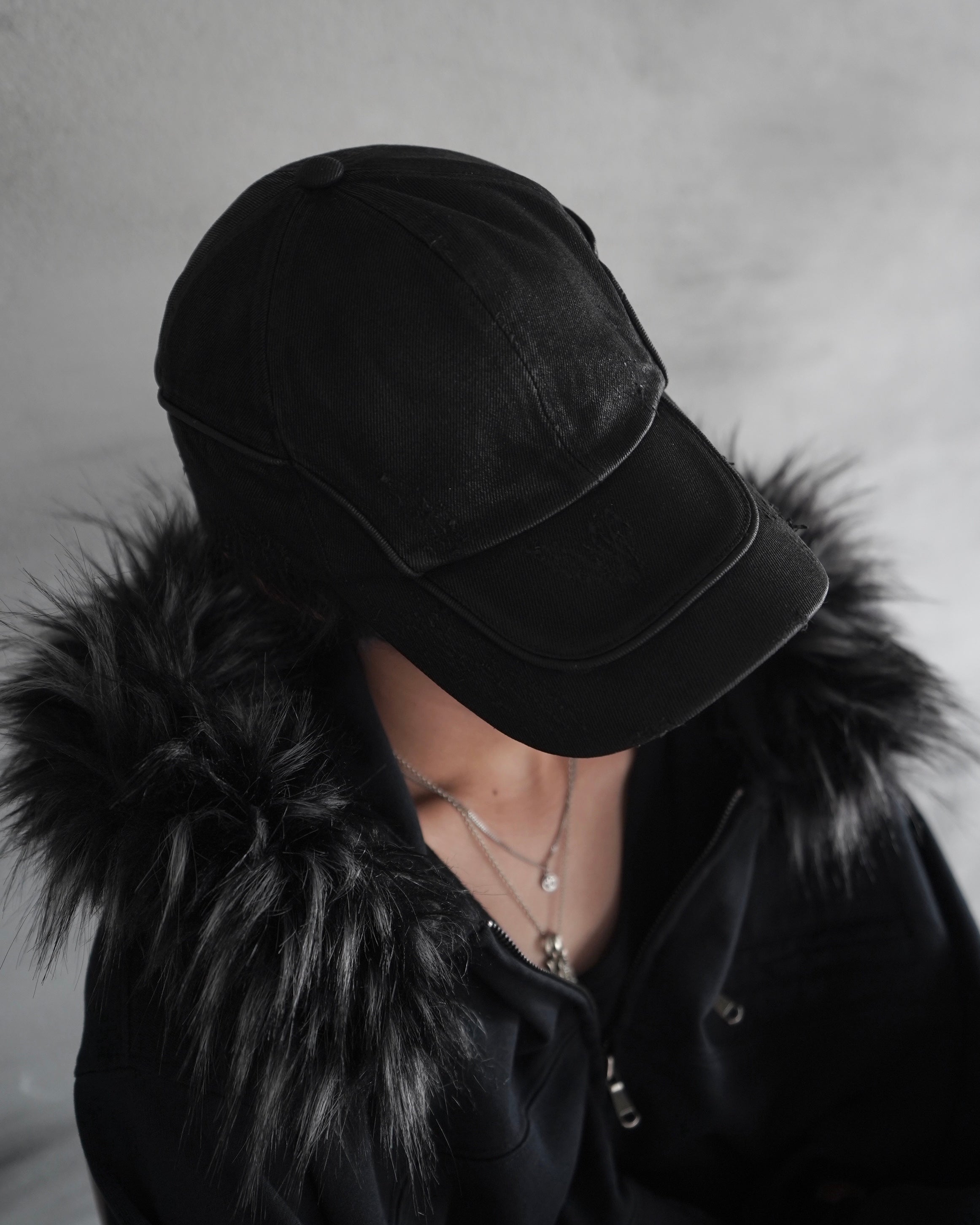 【CHIKASHITSU PLUS HIGH】Arch washed denim cap (coating)
