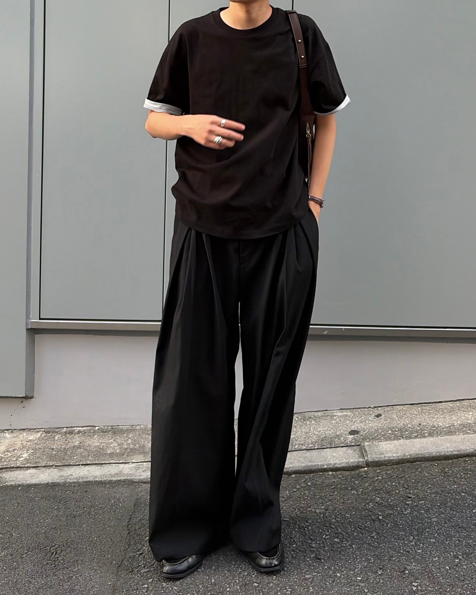 東京店WEB限定受注制【Chikashitsu +】layered roll-up tee (2color)