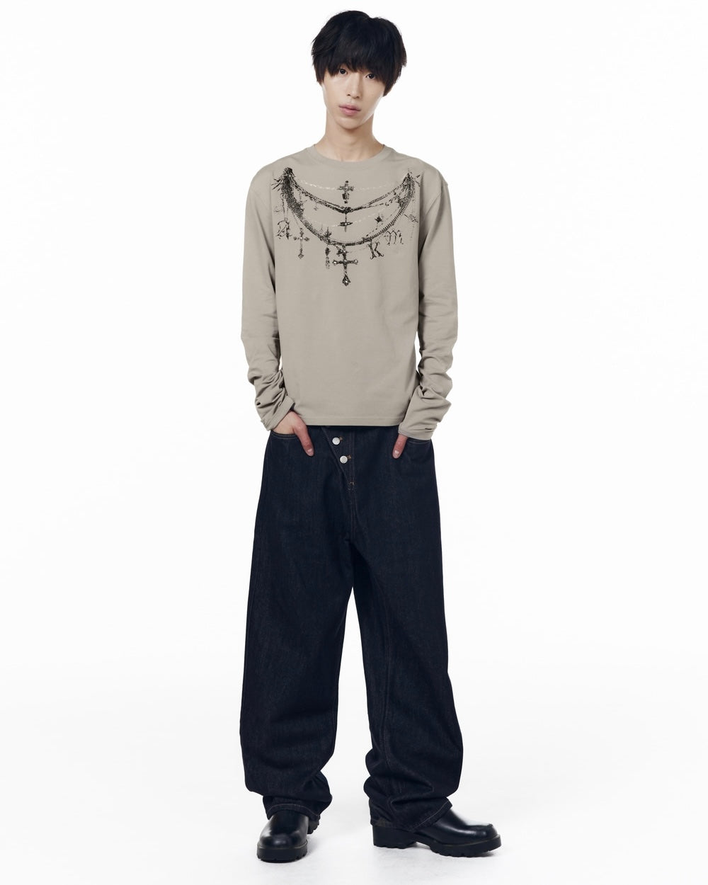 【AAKAM】Gothic Chain Printed Long Sleeve
