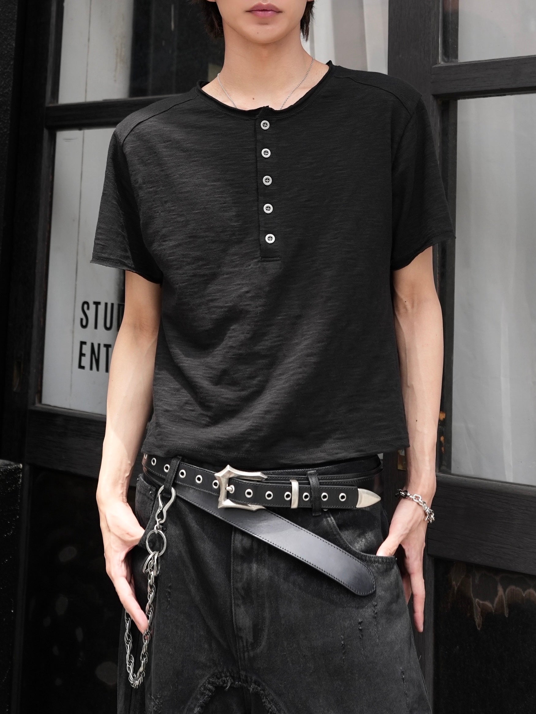 【CHIKASHITSU PLUS HIGH】Steel button short sleeve henley tee (2color)