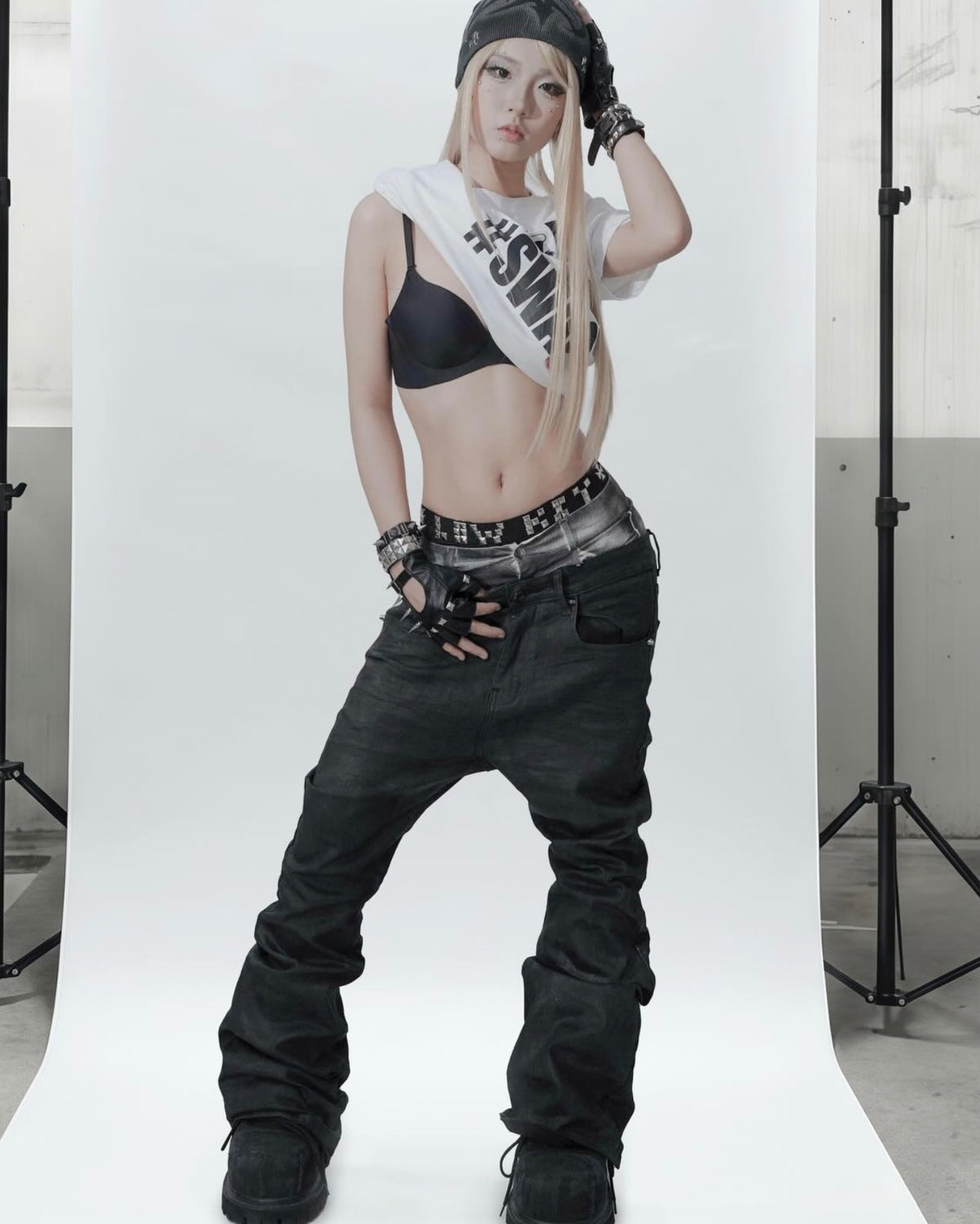 【LOWKEY CLUB】GIRL MY SWAG TEE