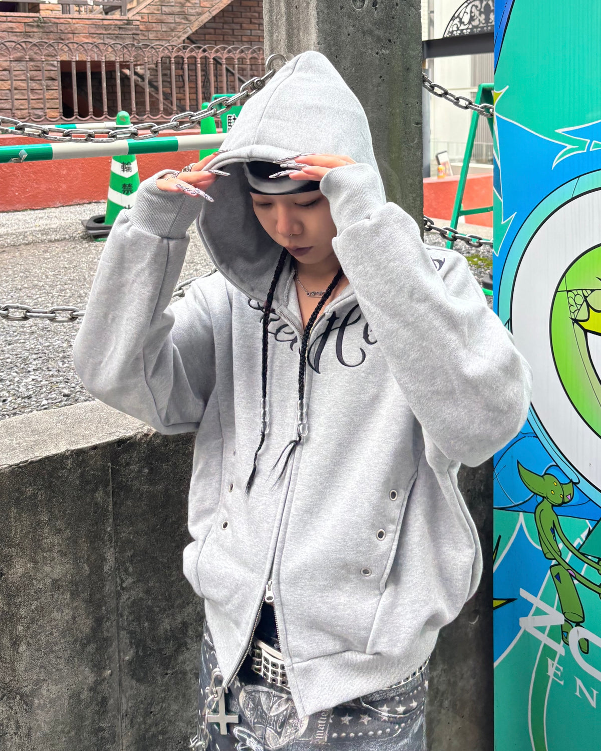 受注制【Never mind the XU】SCRIPT EYELET ZIP HOODIE (3color)