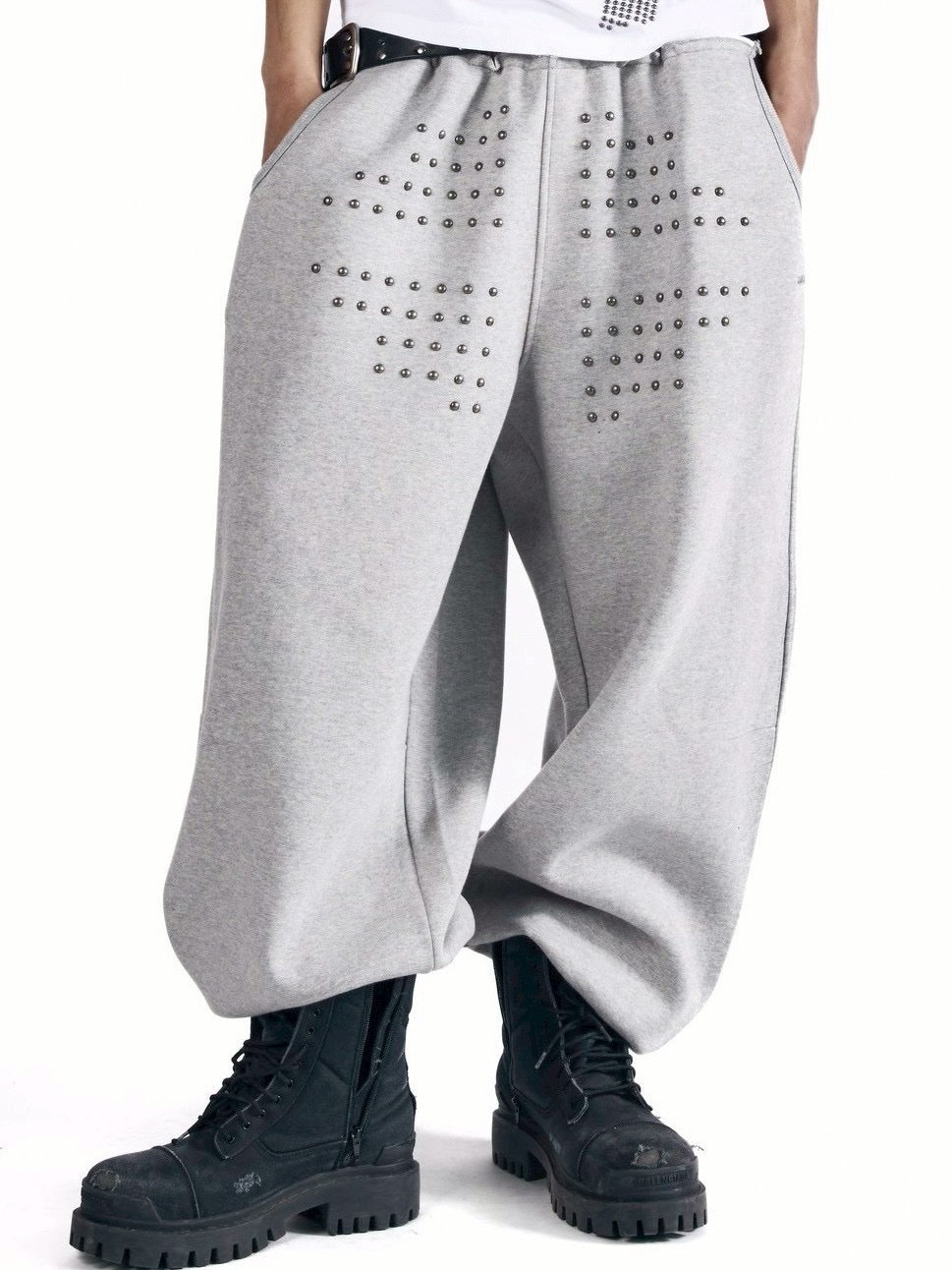【AAKAM】Go-Cross Studded SweatPants