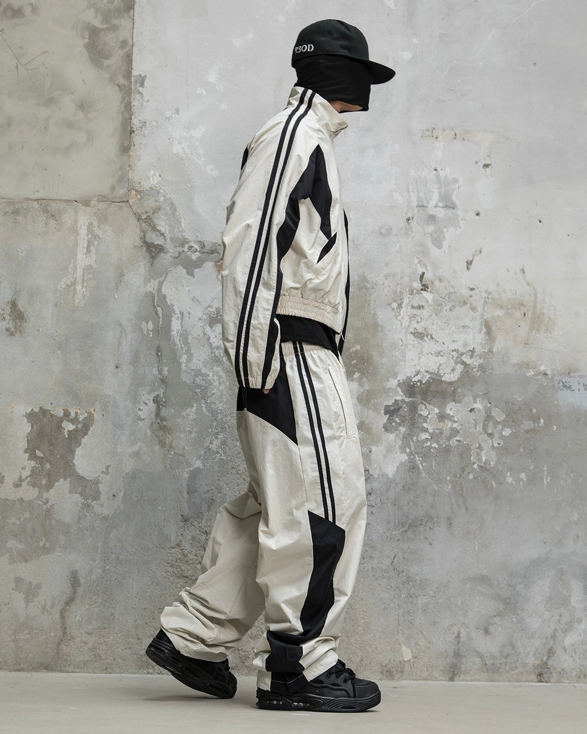 【roaringrad】26 Crop Track Jacket