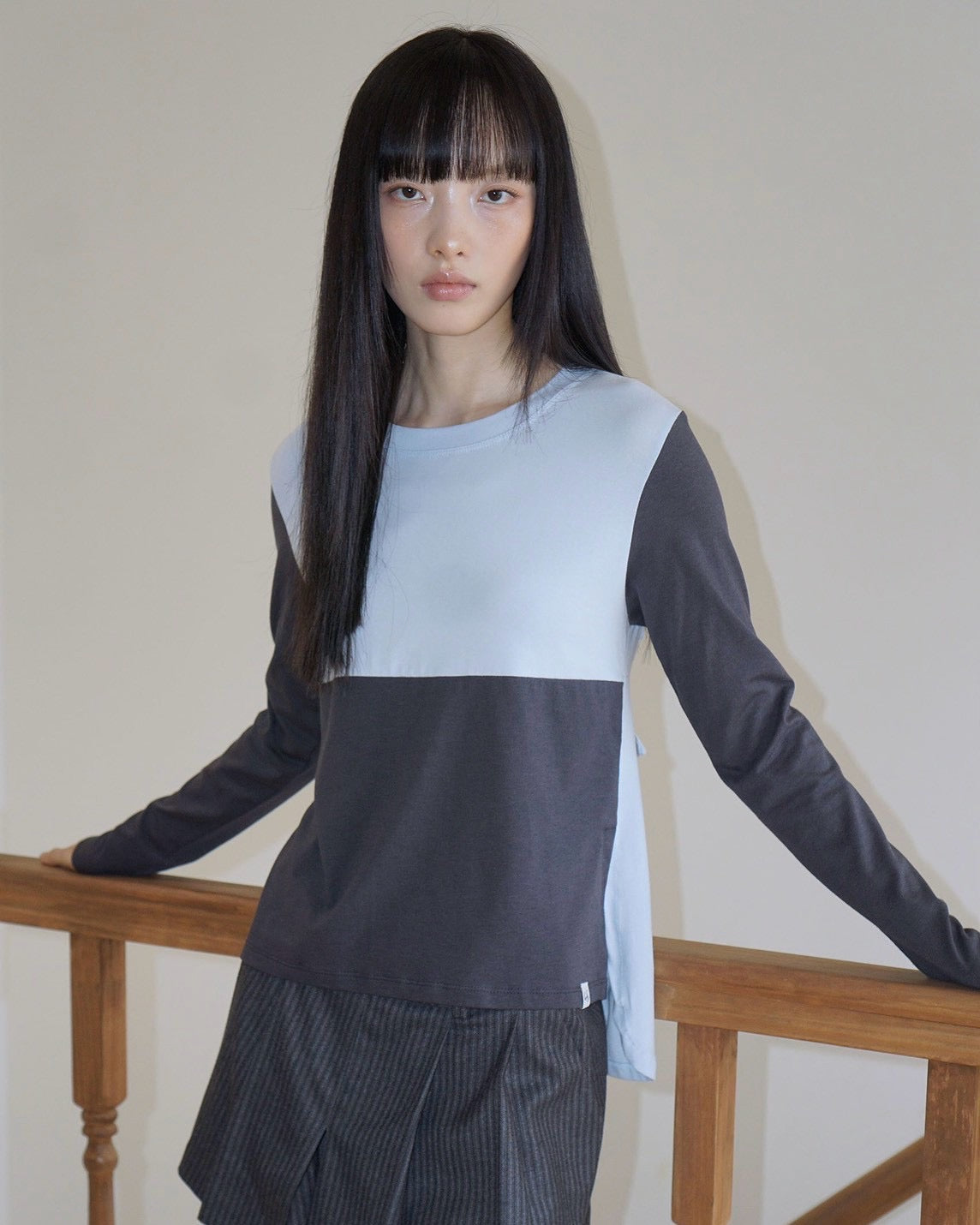 【Uglyshadow】BACK RIBBON T-SHIRT