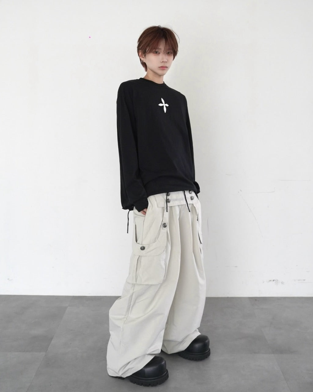 国際配送【LUV CODE】Cross distressed long sleeve