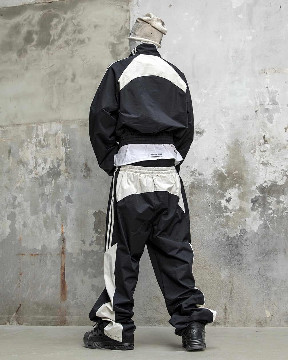 【roaringrad】26 Panel Track Pants