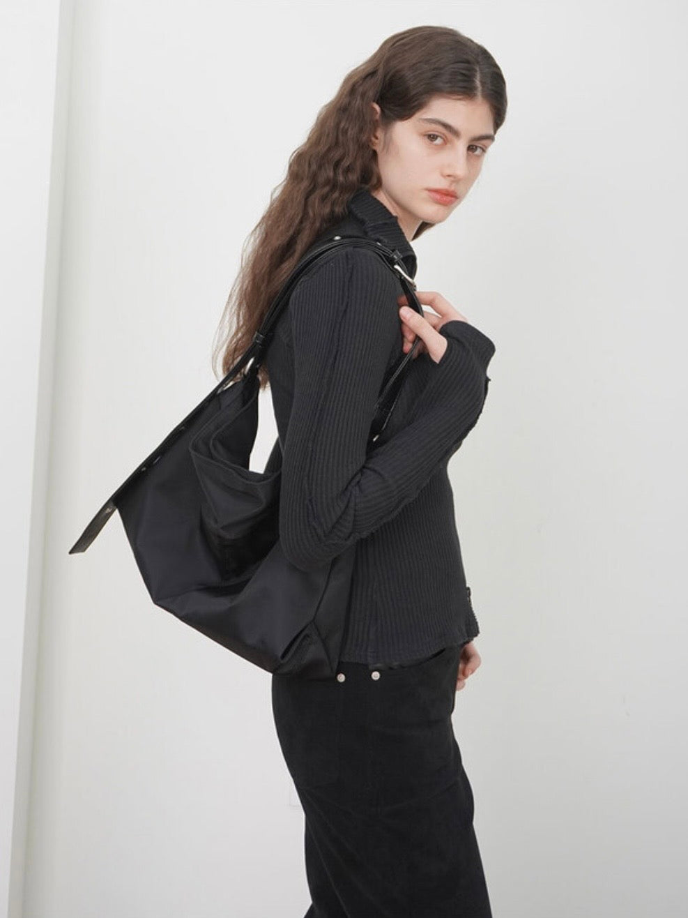 【HAH ARCHIVE】Contour Belted Bag (ナイロン)