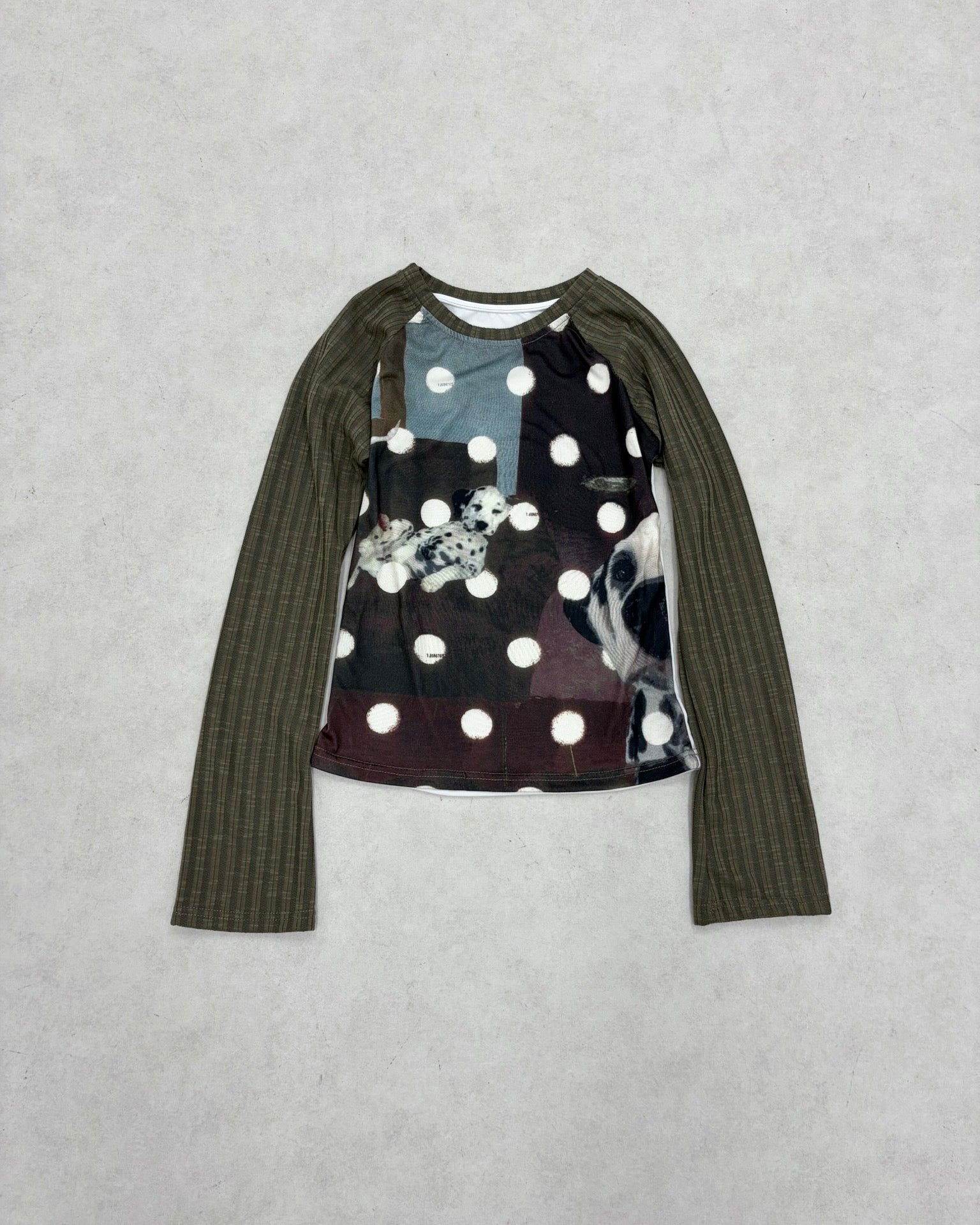 9/18 20:00 発売
国際配送【Nerd out XU】dot dog raglan long sleeve
