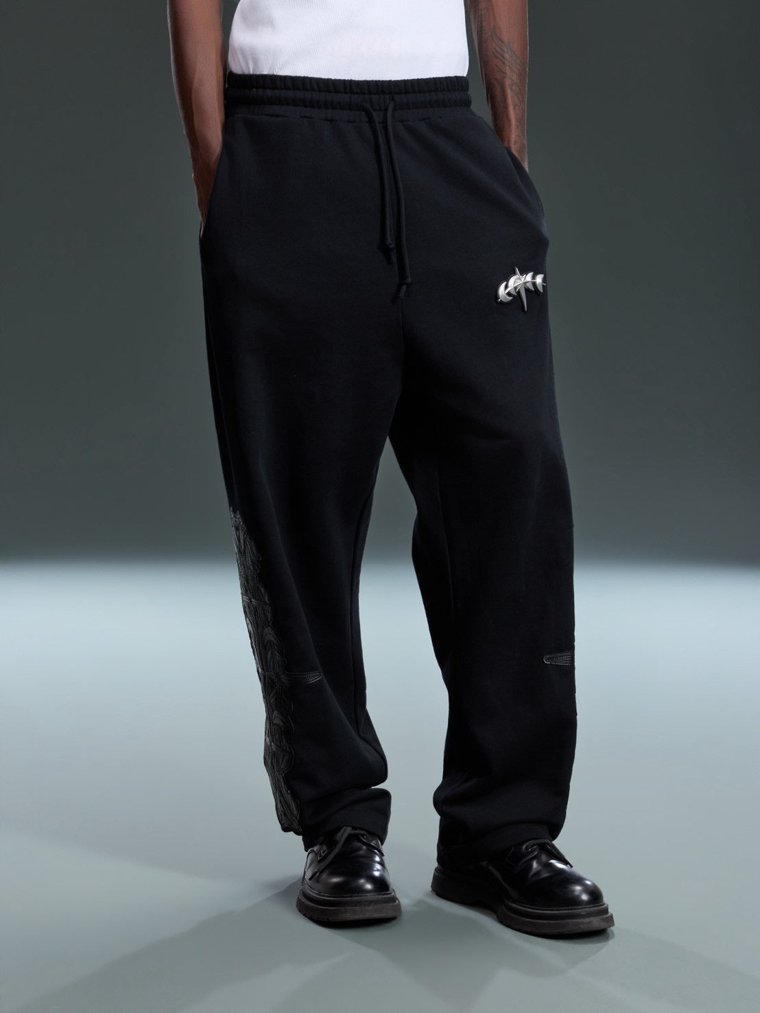 【The Boy Has No Patience】LEATHER PATCH PANTS