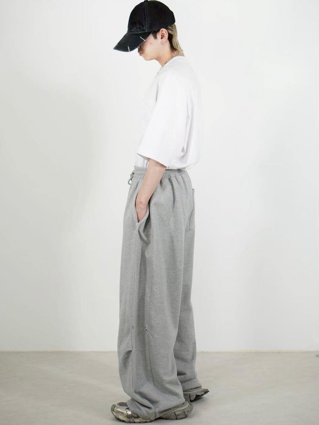 受注制【Chikashitsu +】side snap button sweat pants (2color)