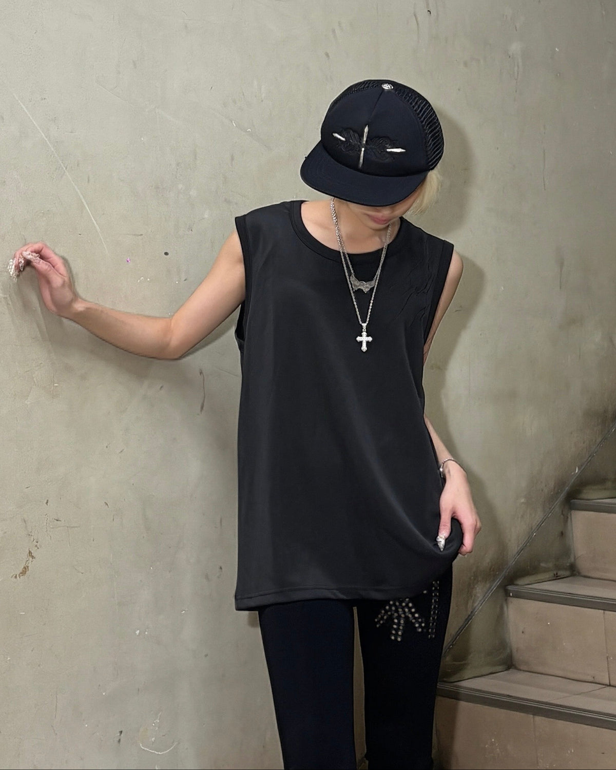 国際配送【Never mind the XU】tribal embroidered tank top (3color)