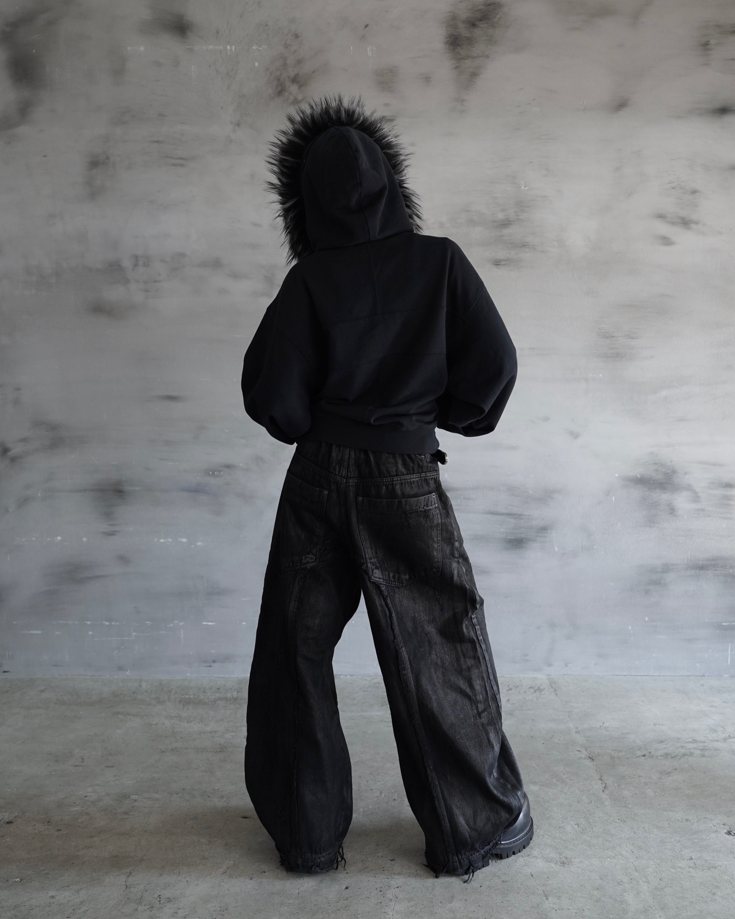 【CHIKASHITSU PLUS HIGH】Volume fur cropped zip hoodie
