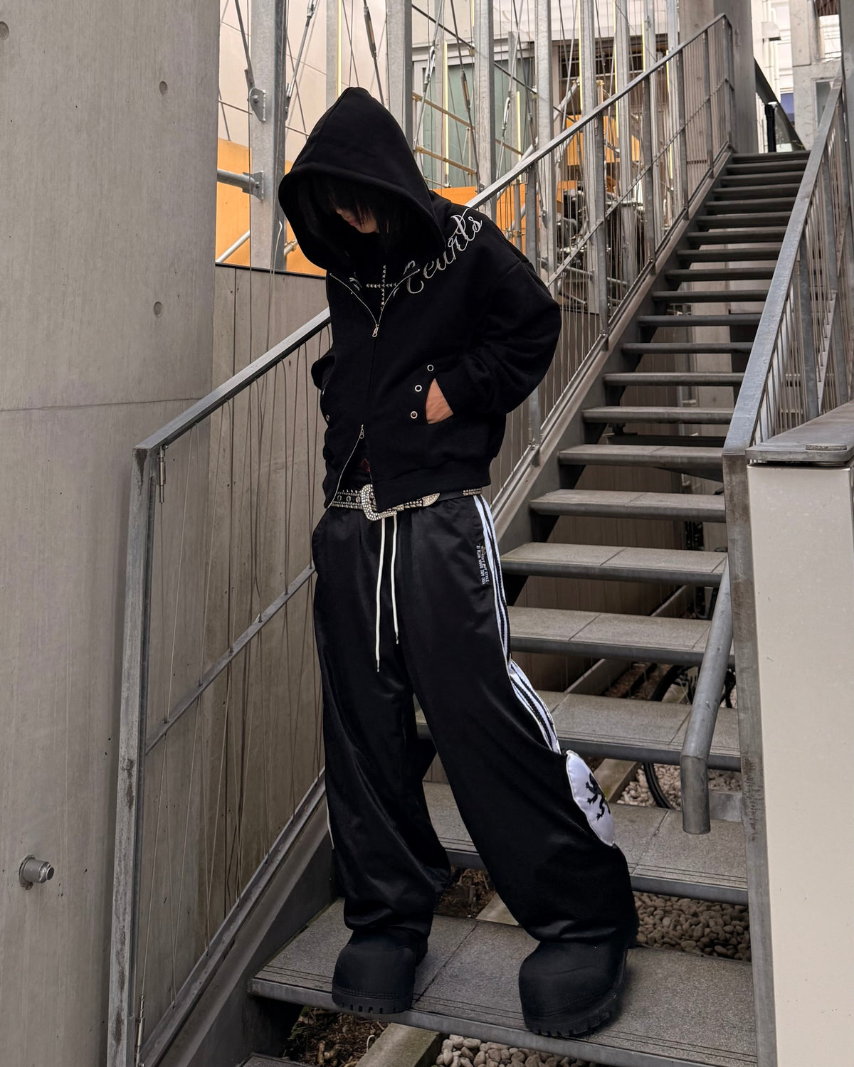 受注制【Never mind the XU】SCRIPT EYELET ZIP HOODIE (3color)