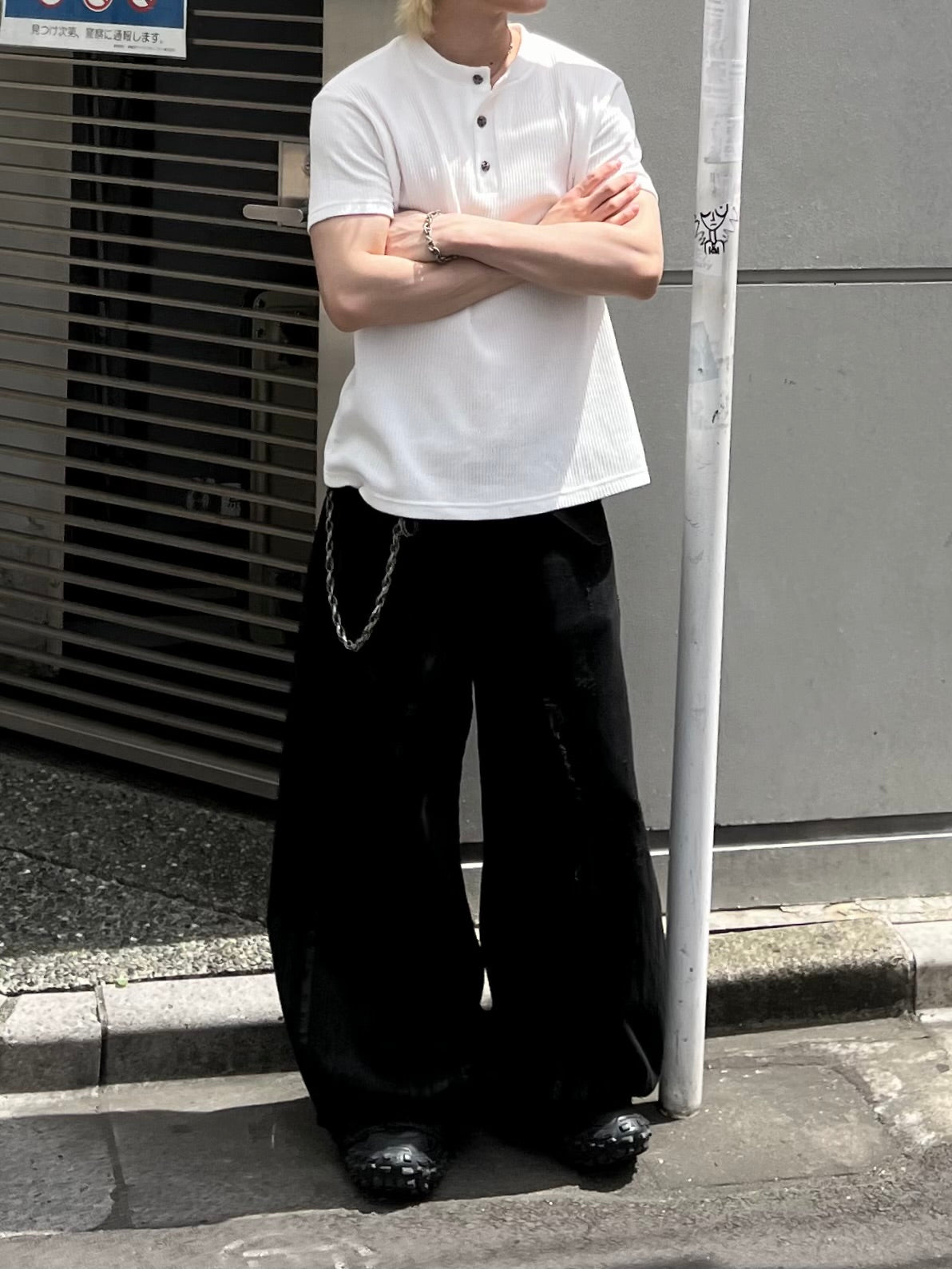 大阪店WEB限定受注制【Chikashitsu + 】button point henley neck t-shirt (3color)