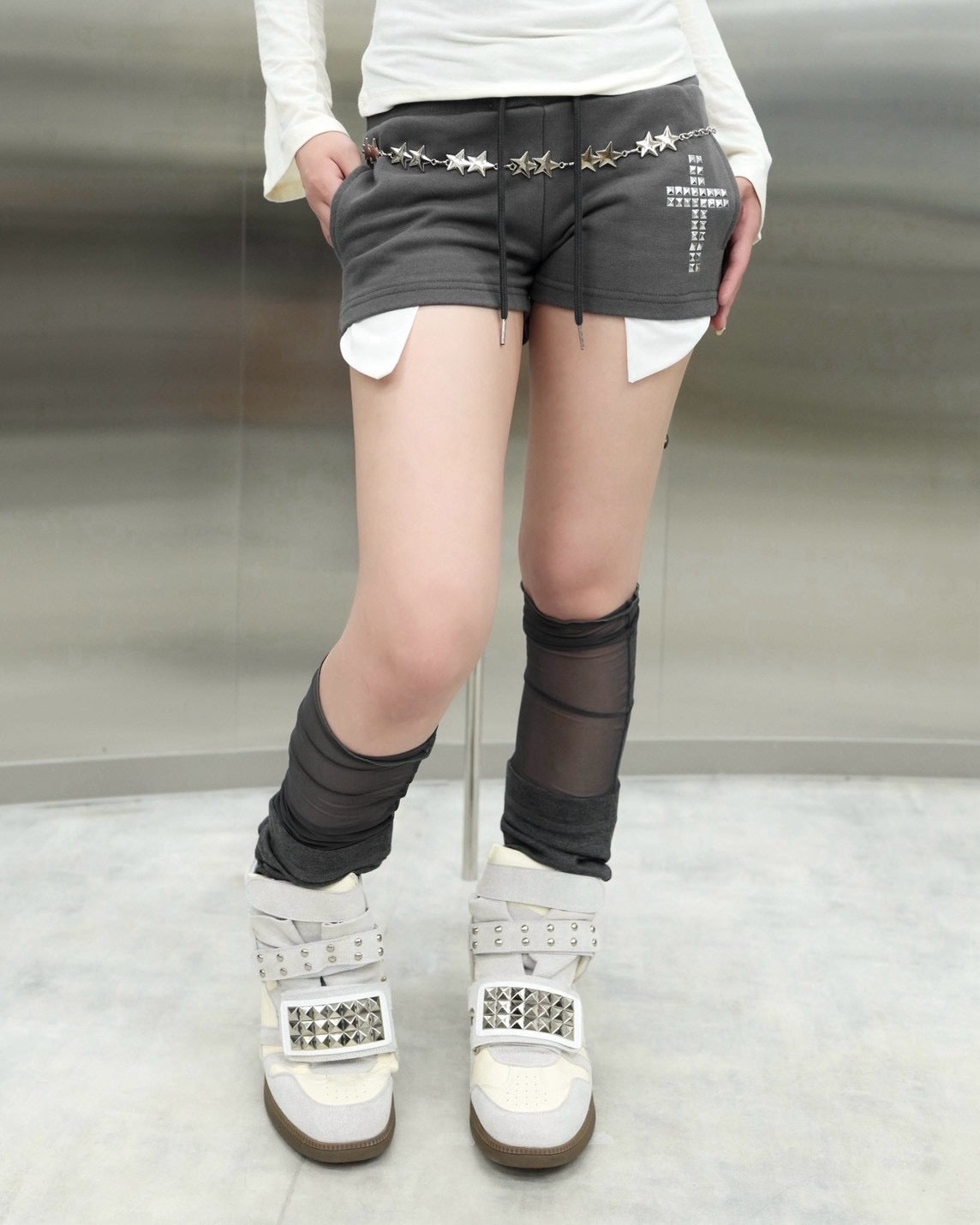 受注制【Never mind the XU】Cross studs mini shorts (3color)