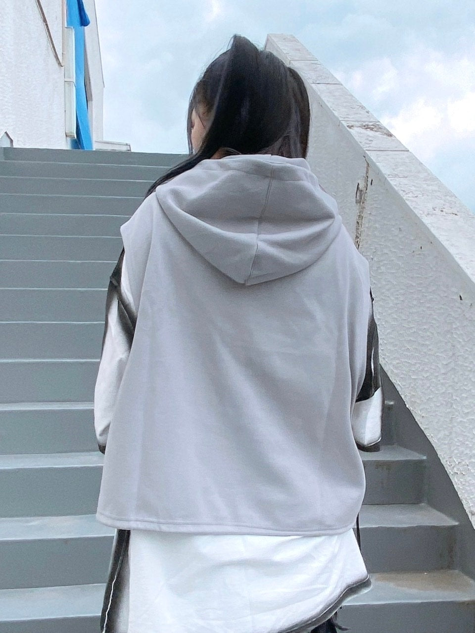 受注制【Never mind the XU】sleeveless hoodie (2color)