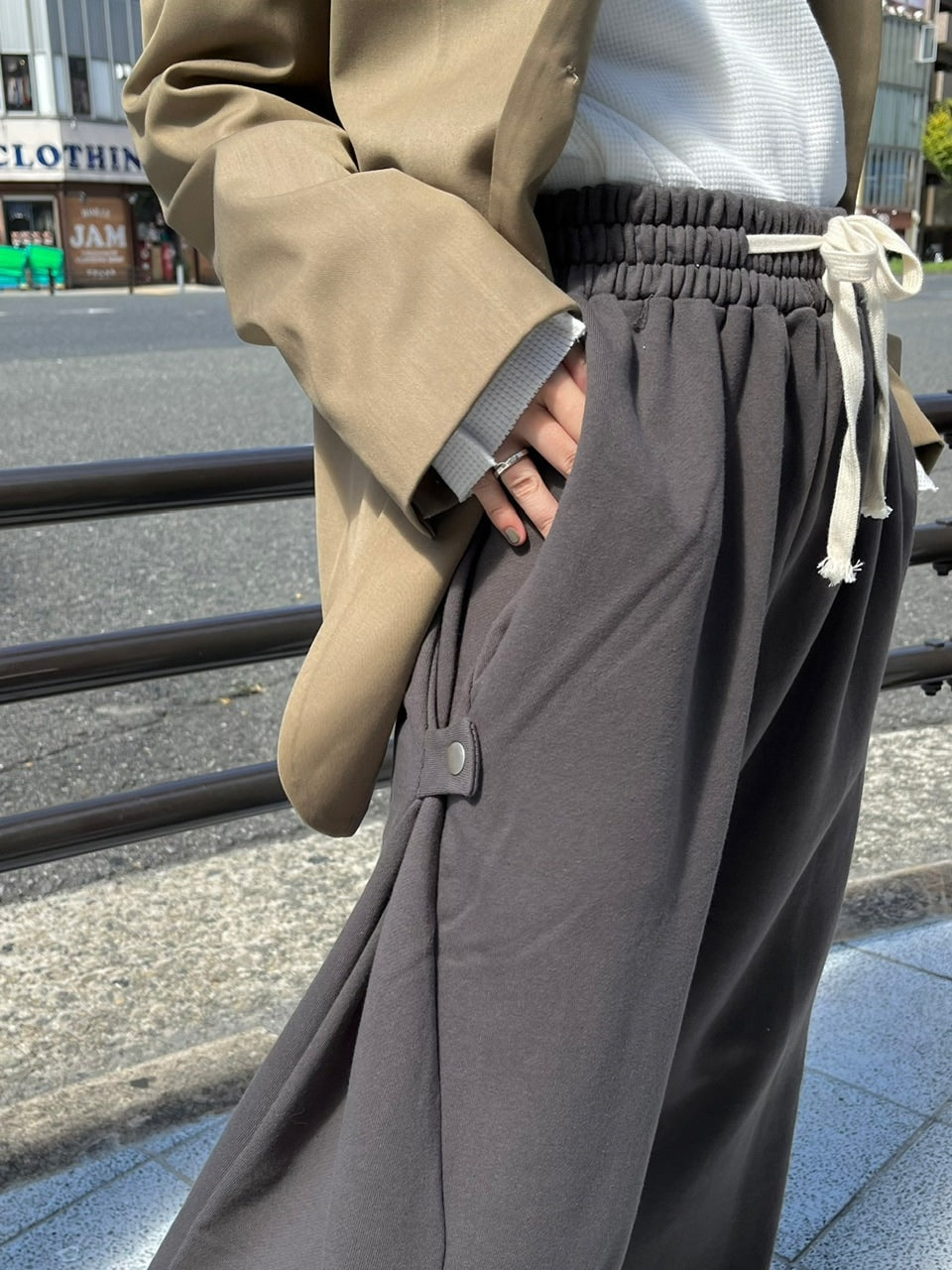 【Chikashitsu +】side button balloon sweat pants (3color)