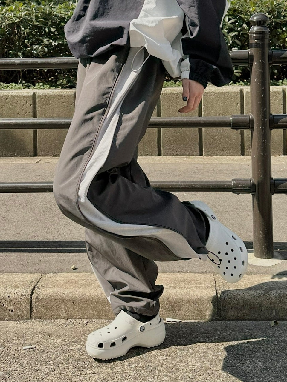 受注制【Chikashitsu +】side zip wide nylon pants (3color