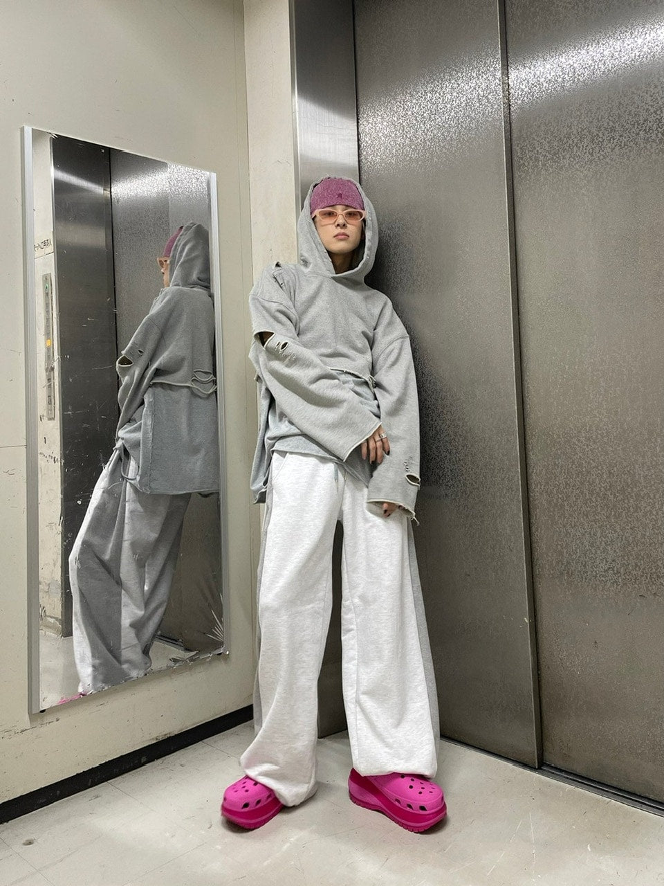 受注制【Never mind the XU】layered damage hoodie (2color)