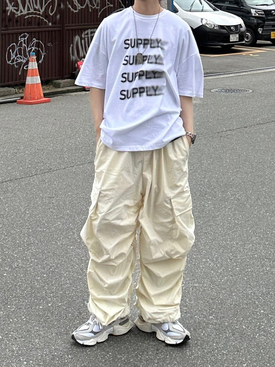 受注制【Chikashitsu +】oversized gather cargo pants (3color)