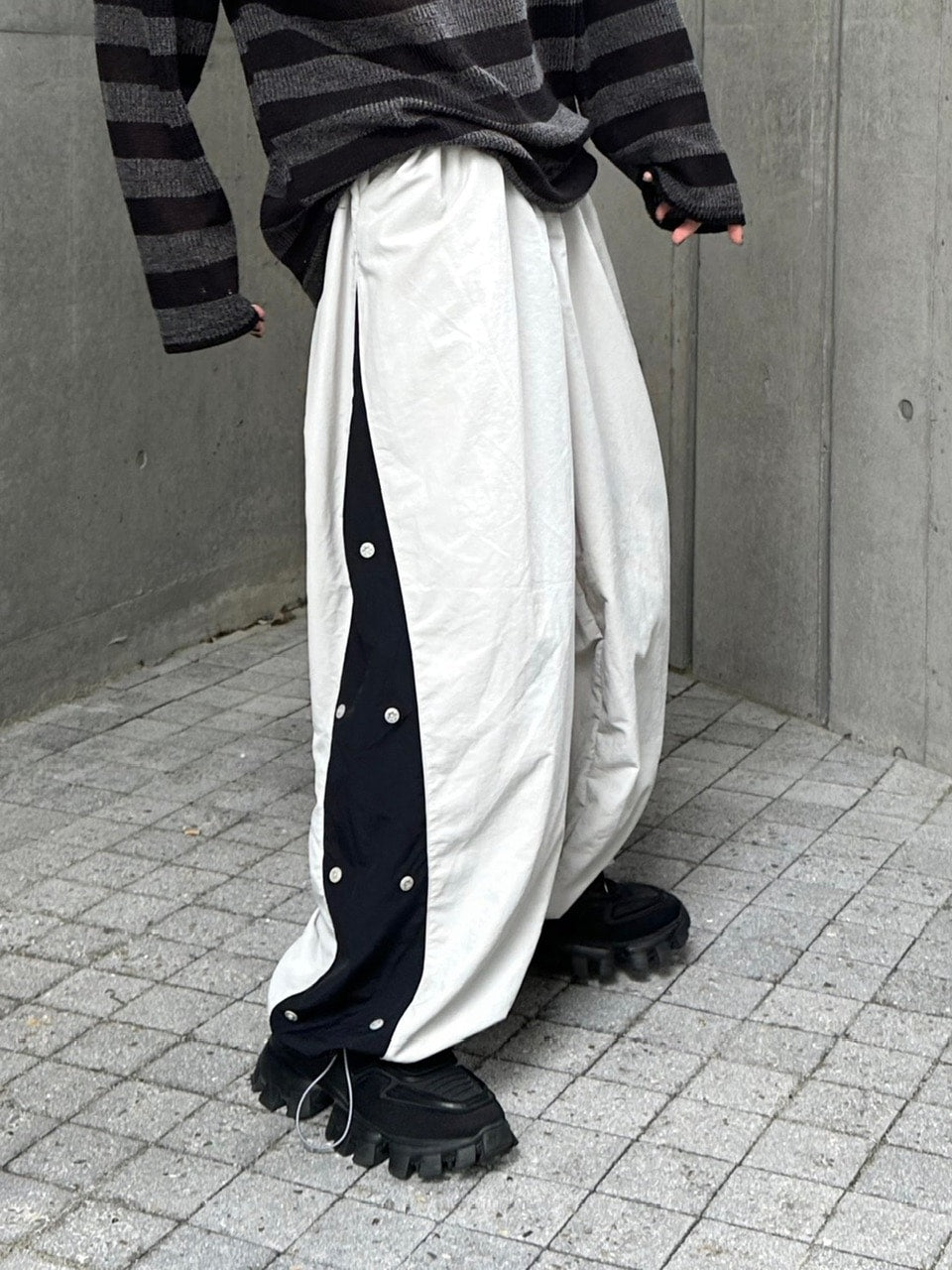 大阪店WEB限定受注制【Chikashitsu +】snap nylon ballon pants (2color)