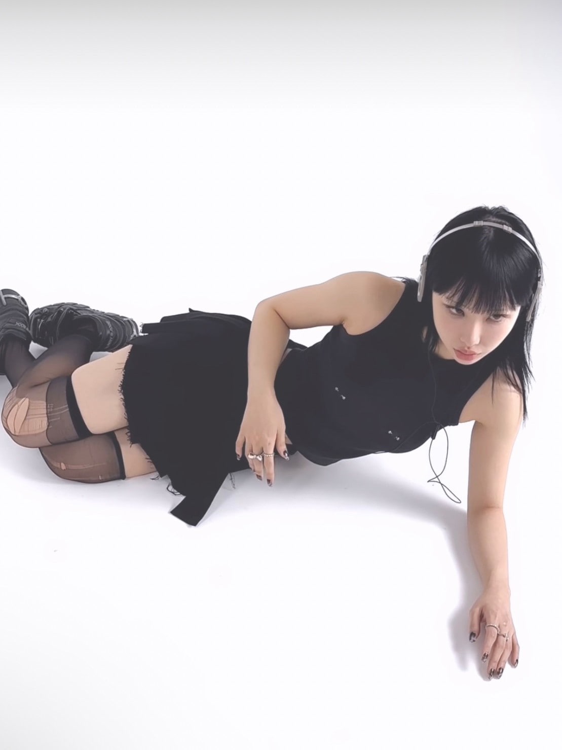 【KAIYA】nipple piercing sleeveless