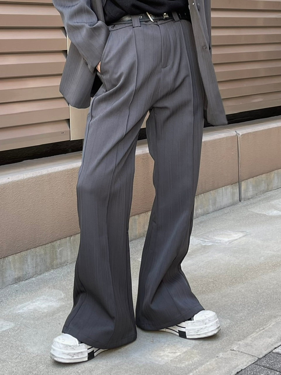 【Chikashitsu +】set up center press flare slacks (2color)