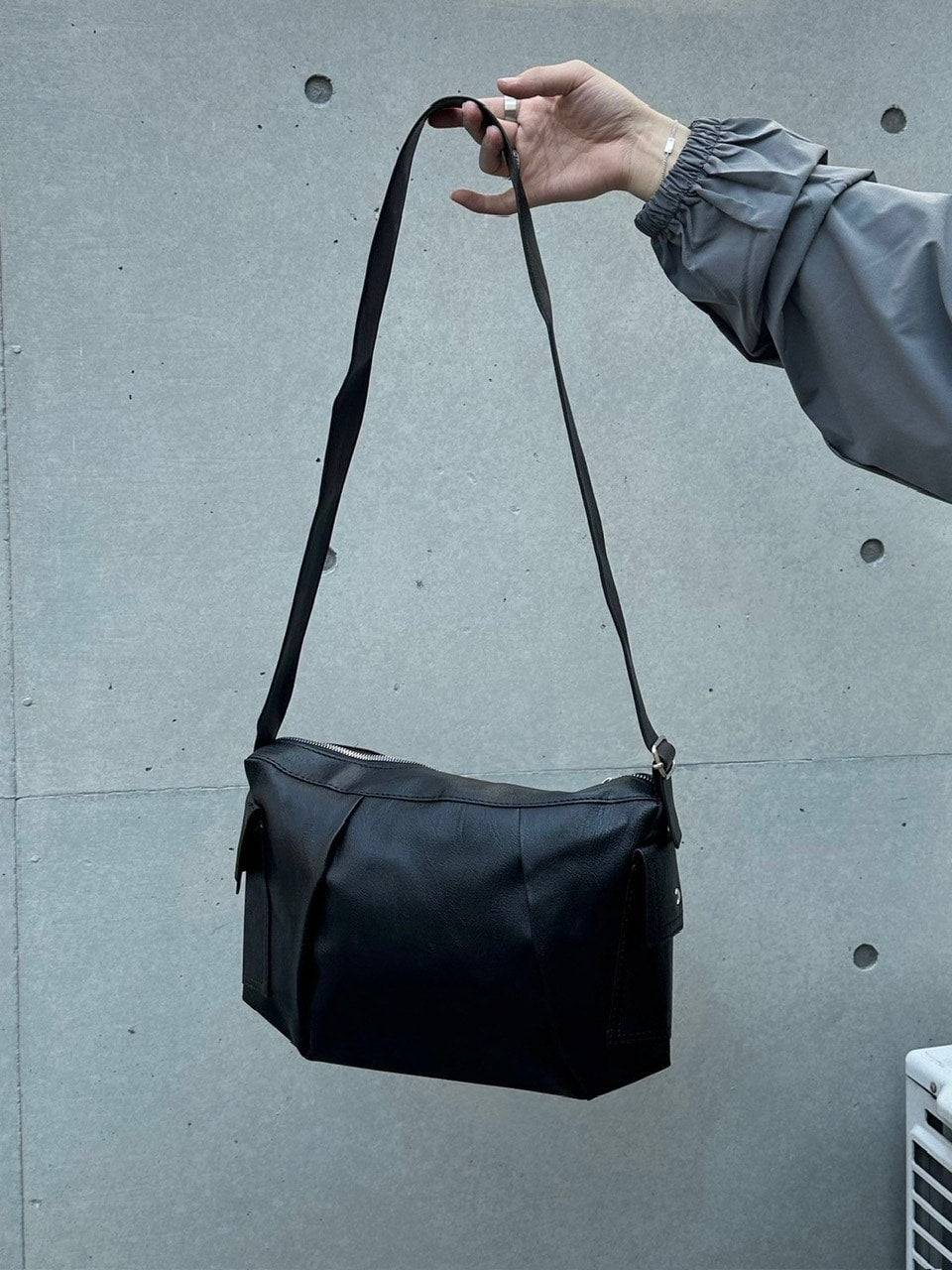 受注制【Chikashitsu +】multi pocket shoulder bag / 【チカシツプラス】マルチポケットショルダーパック