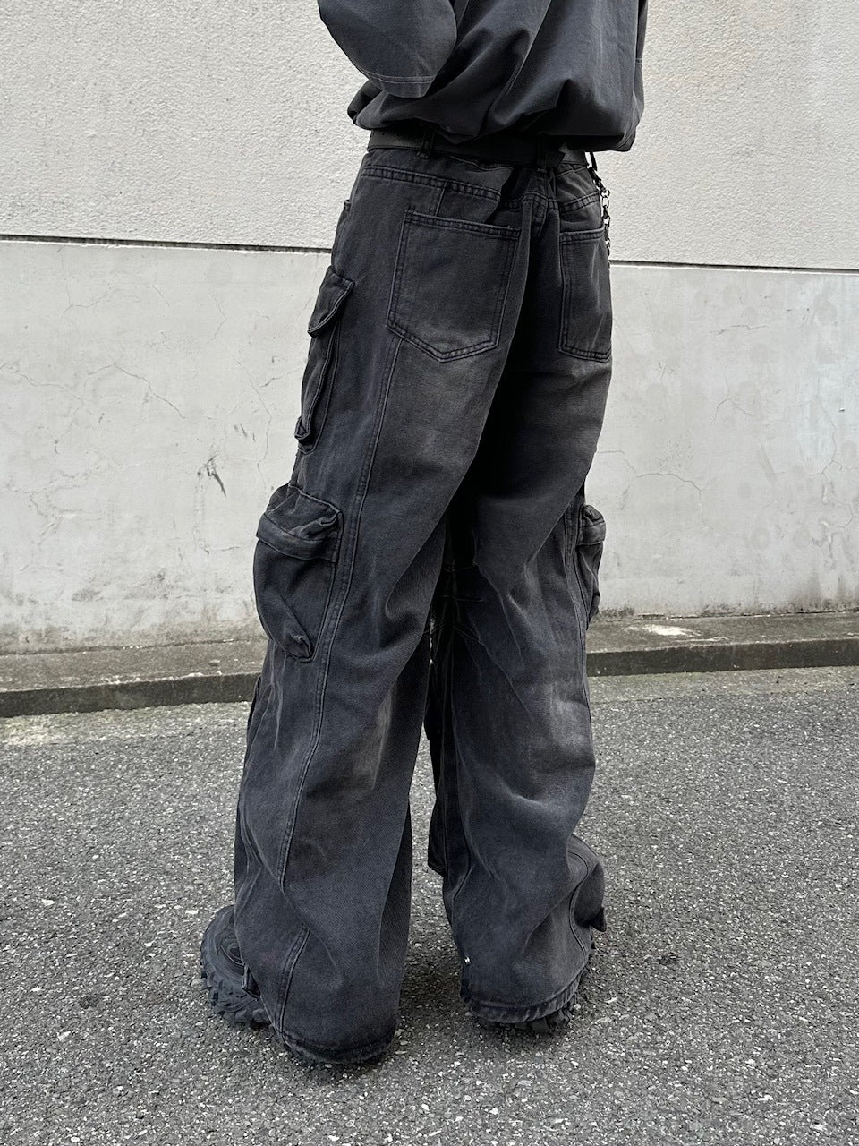 大阪店WEB限定【Chikashitsu +】utility cargo denim pants