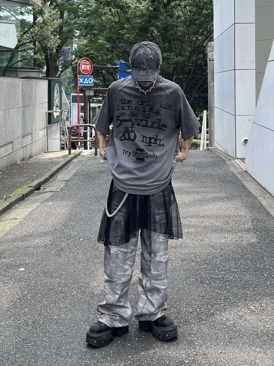 【Never mind the XU】washed design t-shirts (2color)