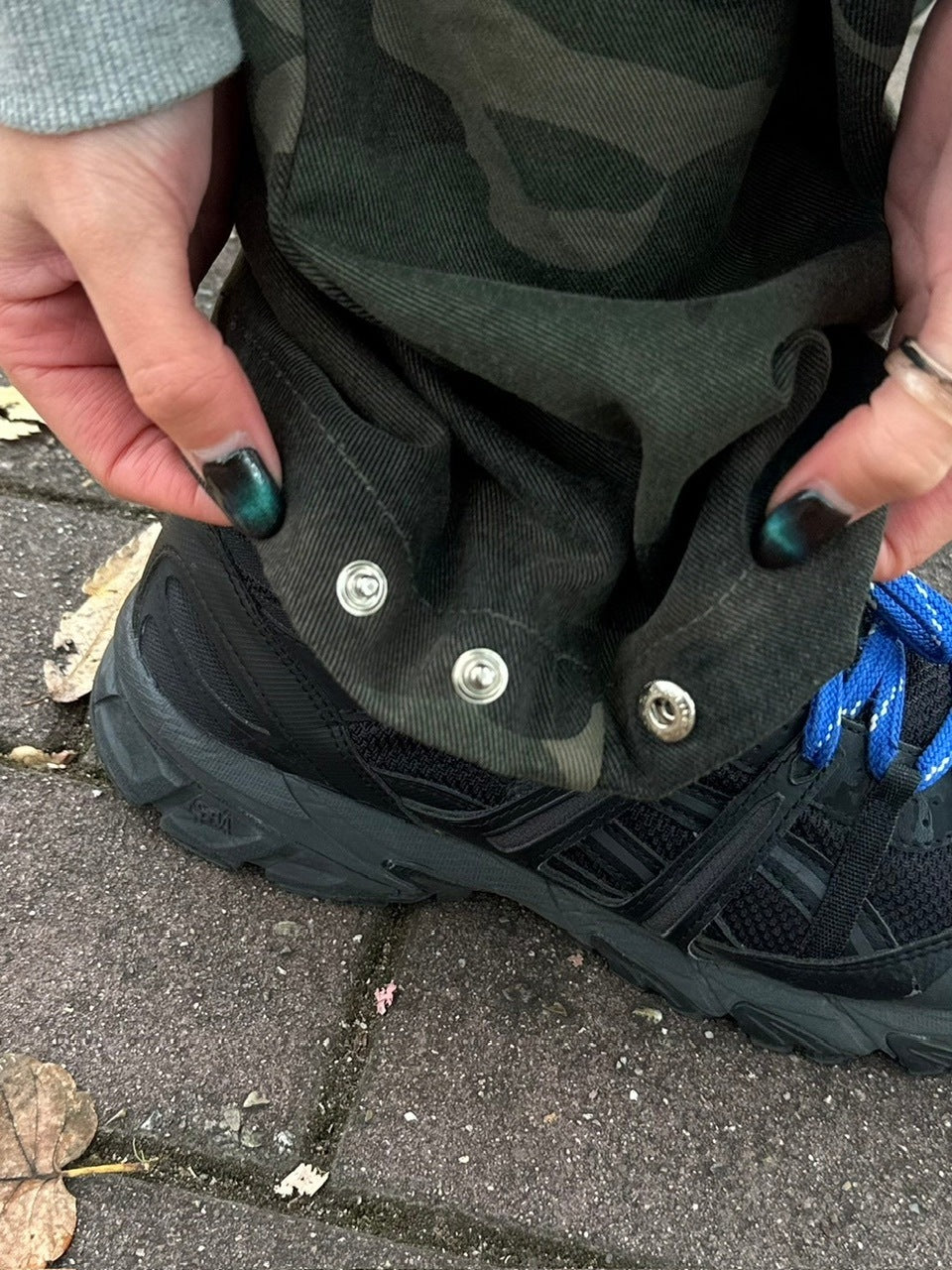 受注制【Chikashitsu +】snap button camouflage pants (2color) / 【チカシツプラス】スナップボタンカモフラージュワイドデニムパンツ