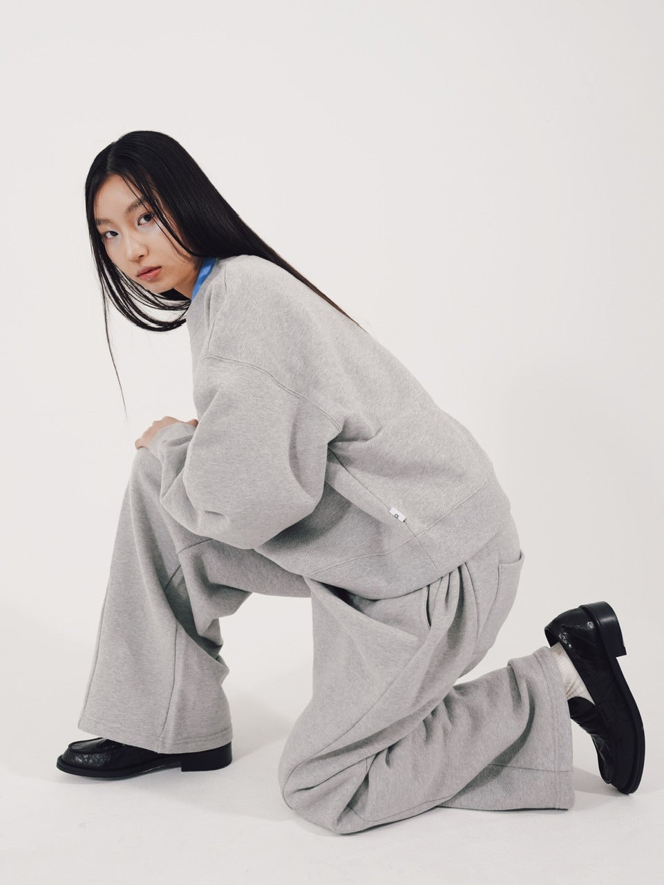 【CS】cropped vneck sweat shirt (gray)