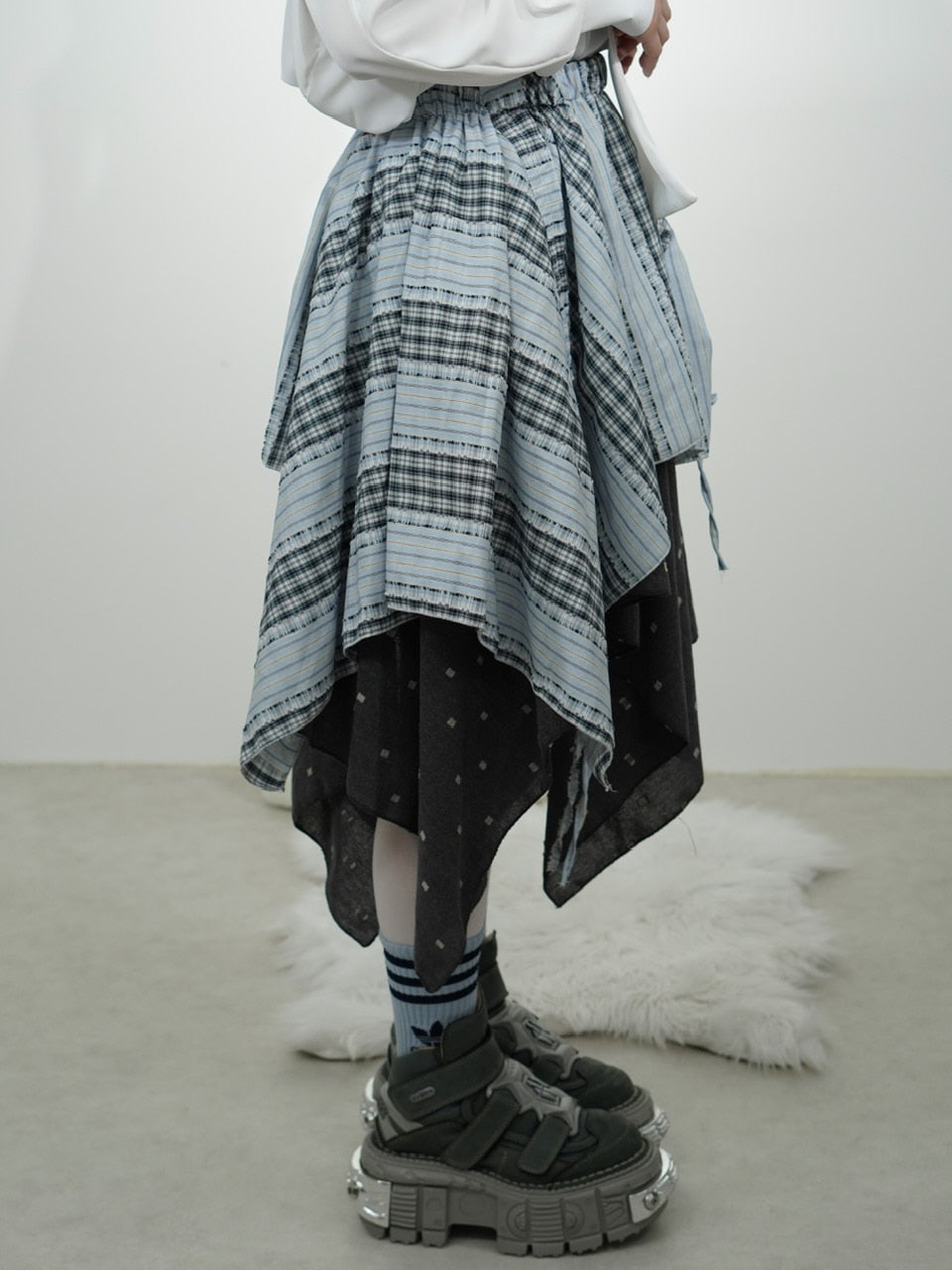 国際配送【Nerd out XU】reversible asymmetry drawstring skirt