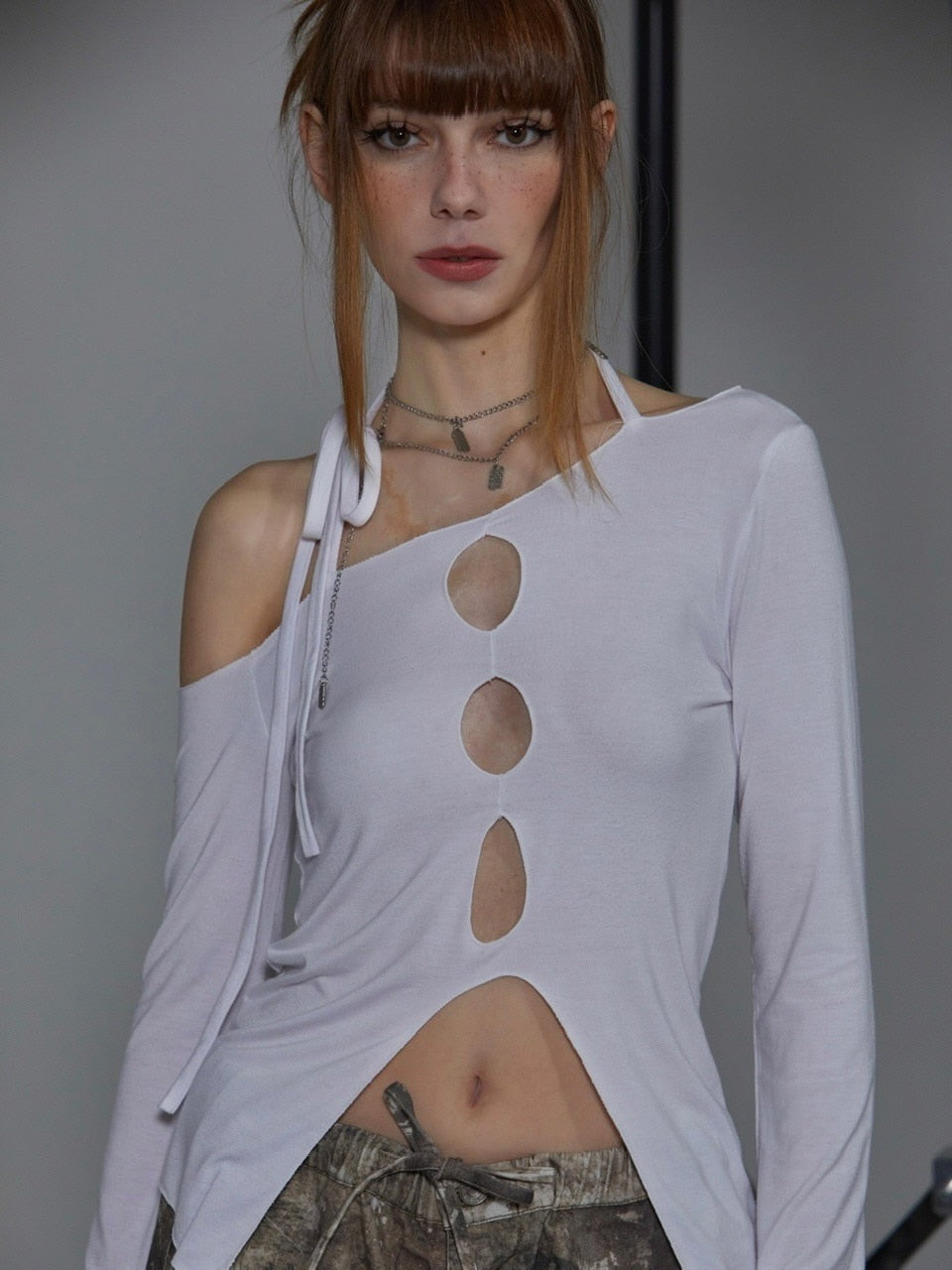 【GATELESS】POINT HOLE ONE SHOULDER T-SHIRT